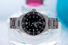 Hands On With Seiko S First Mechanical Prospex Diver GMT The SPB385