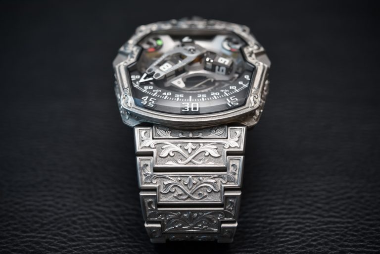 URWERK UR-210 Amadeus