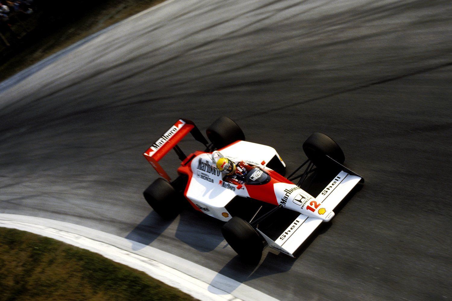 1989_Formula_1_Marlboro_McLaren_Honda_MP4_4_Ayrton_Senna_2