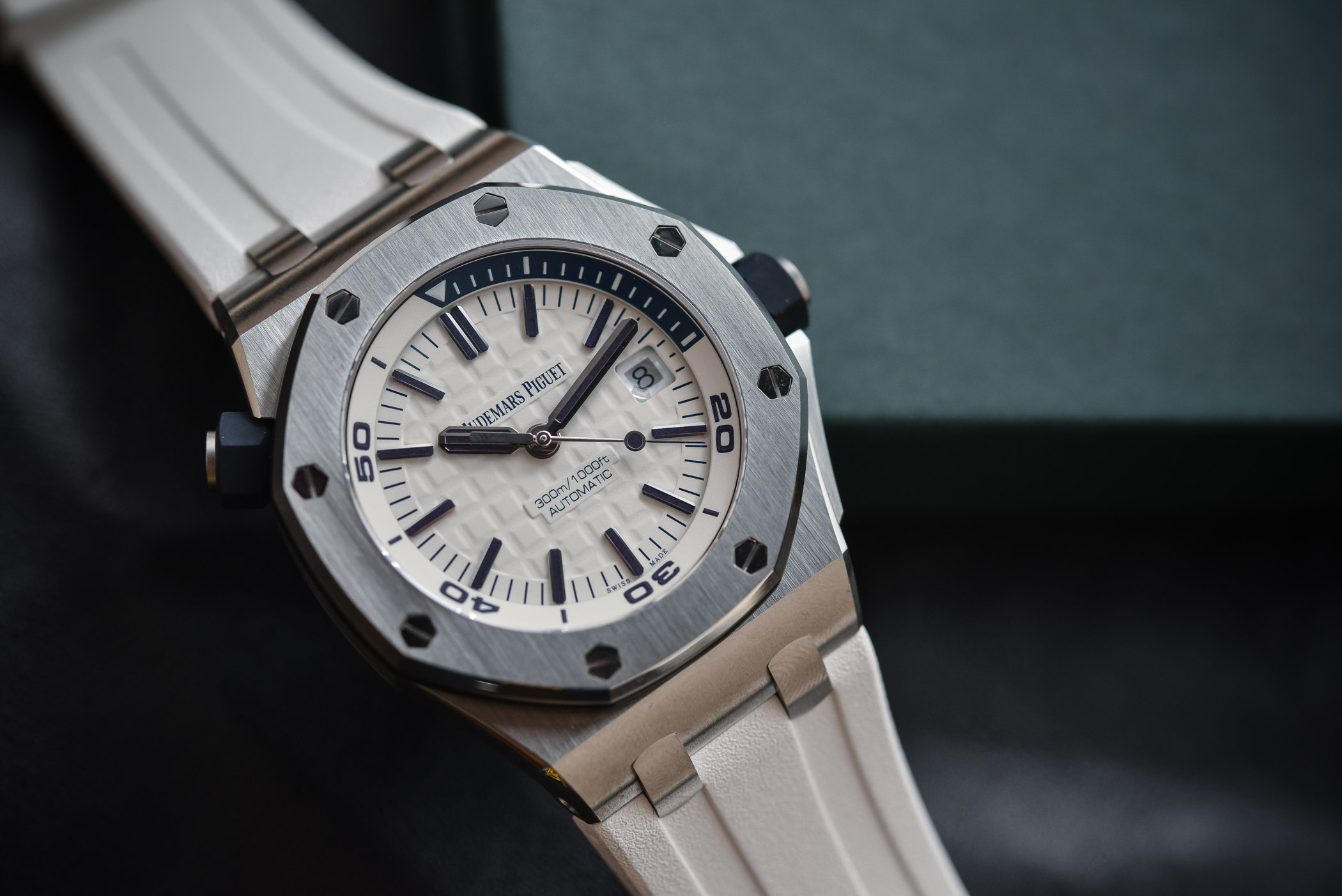 Audemars Piguet Royal Oak Offshore Diver colorful 2017 Collection - 4 Audemars Piguet Royal Oak Offshore Diver colorful 2017 Collection