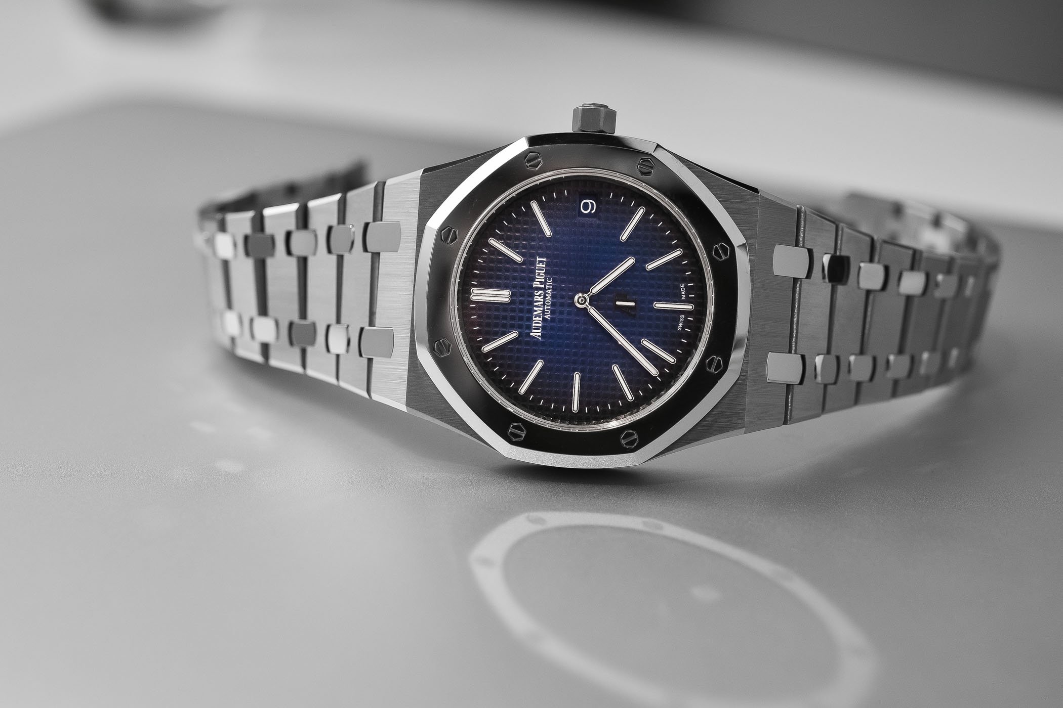 Audemars Piguet Royal Oak Jumbo Extra-Thin 15202IP titanium-platinum smoked blue dial SIHH 2018