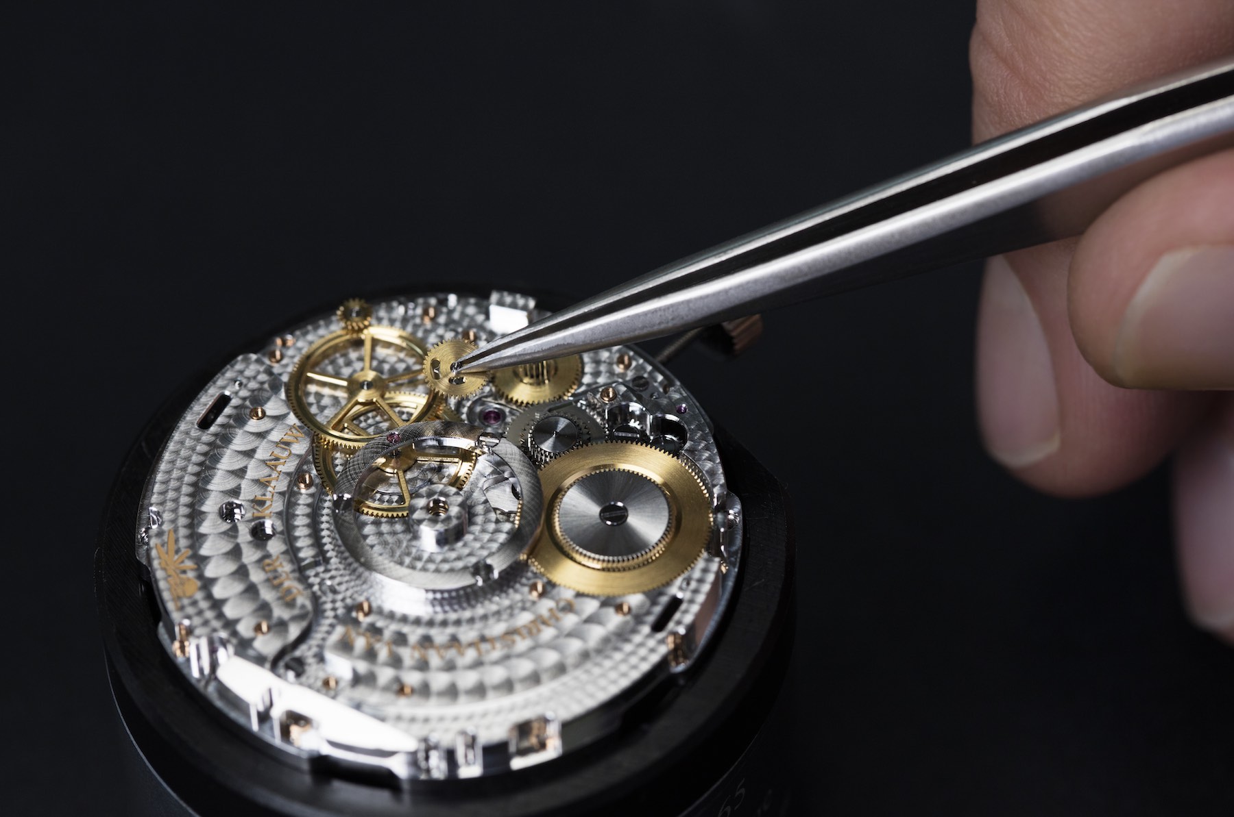 Van Cleef and Arpels Lady Arpels Planetarium - Christiaan van der Klaauw collaboration - 11 Van Cleef and Arpels Lady Arpels Planetarium - Christiaan van der Klaauw collaboration