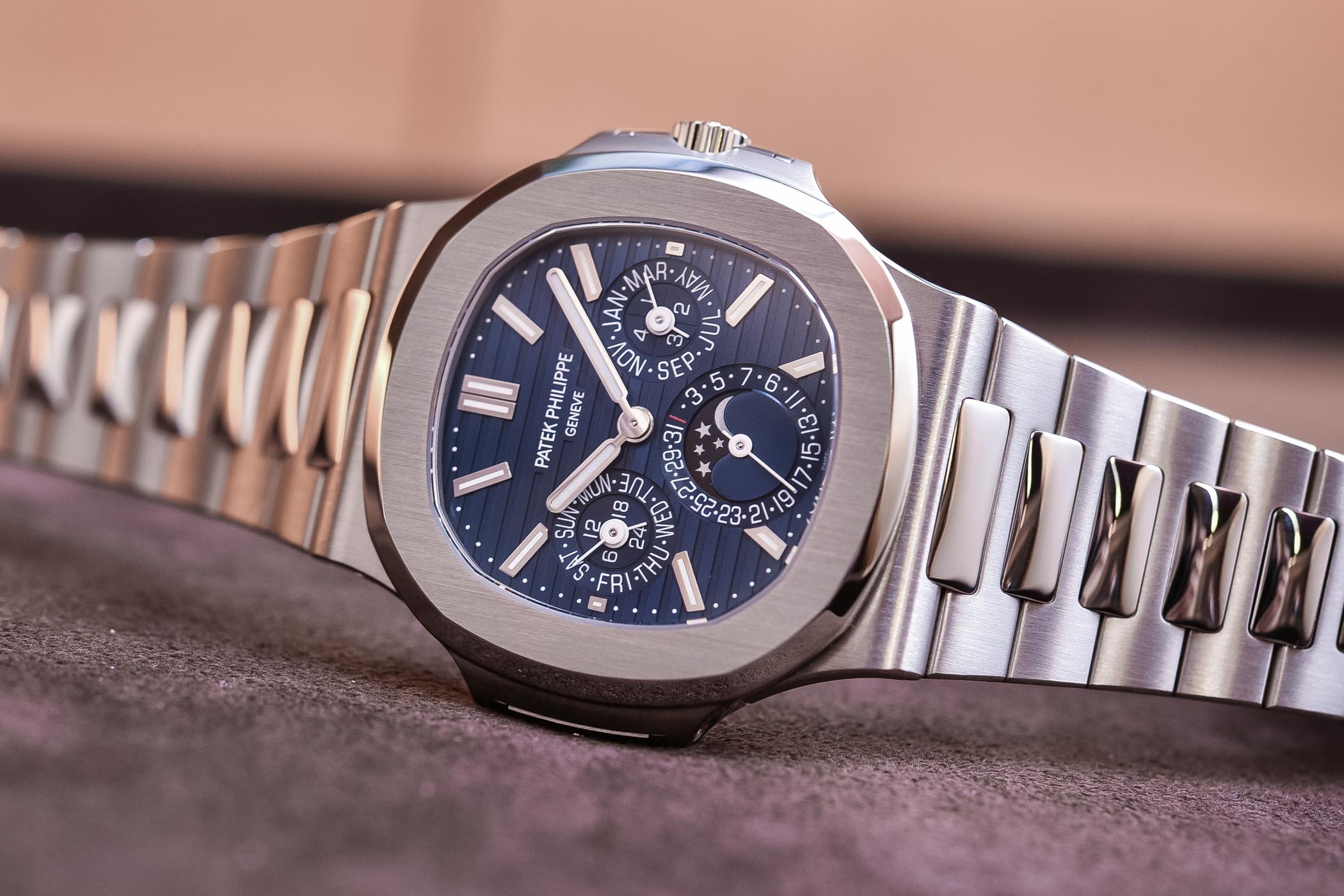 Patek Philippe Nautilus Perpetual Calendar 5740G - review - 11 Patek Philippe Nautilus Perpetual Calendar 5740G