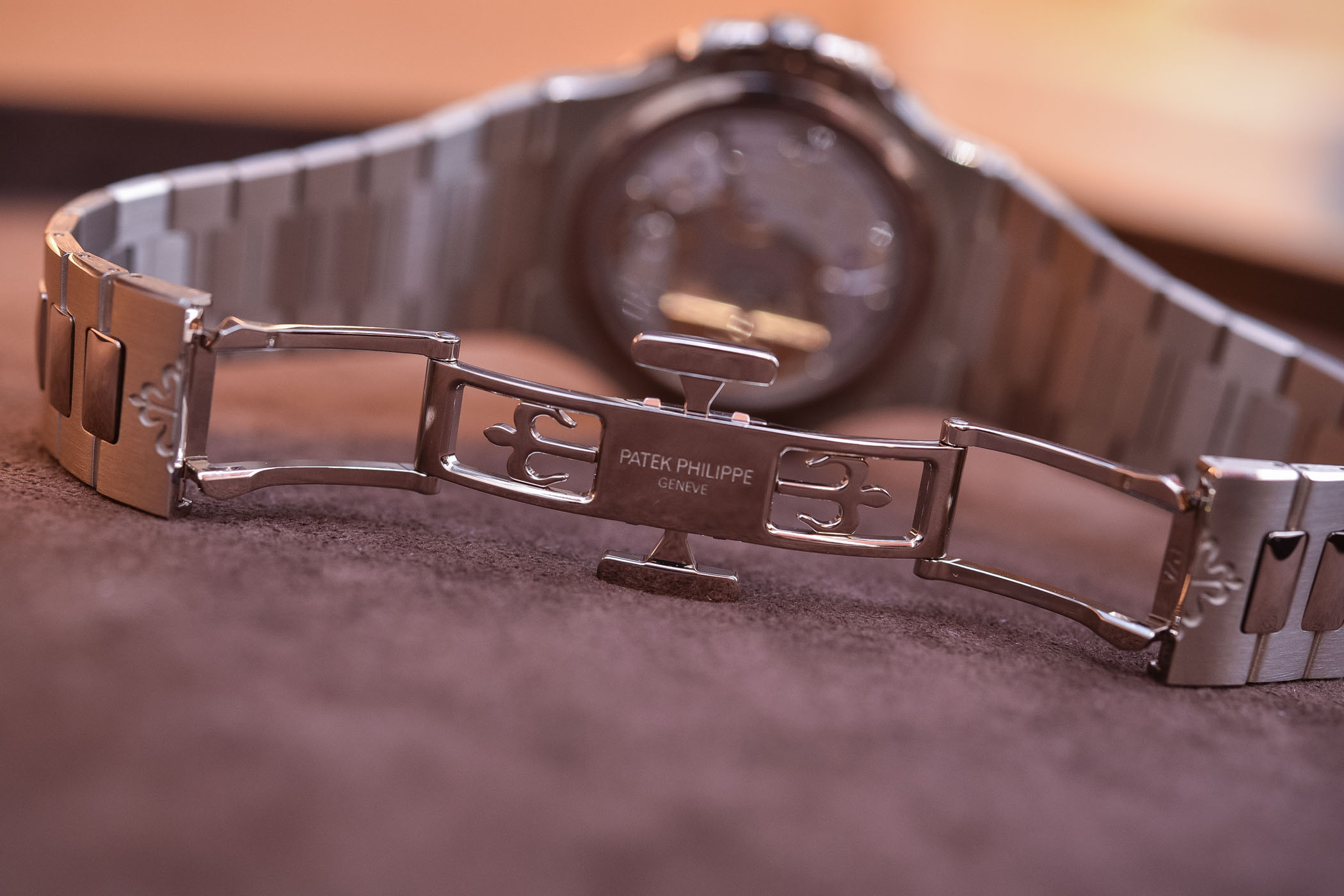 Patek Philippe Nautilus Perpetual Calendar 5740G - review - 3 Patek Philippe Nautilus Perpetual Calendar 5740G