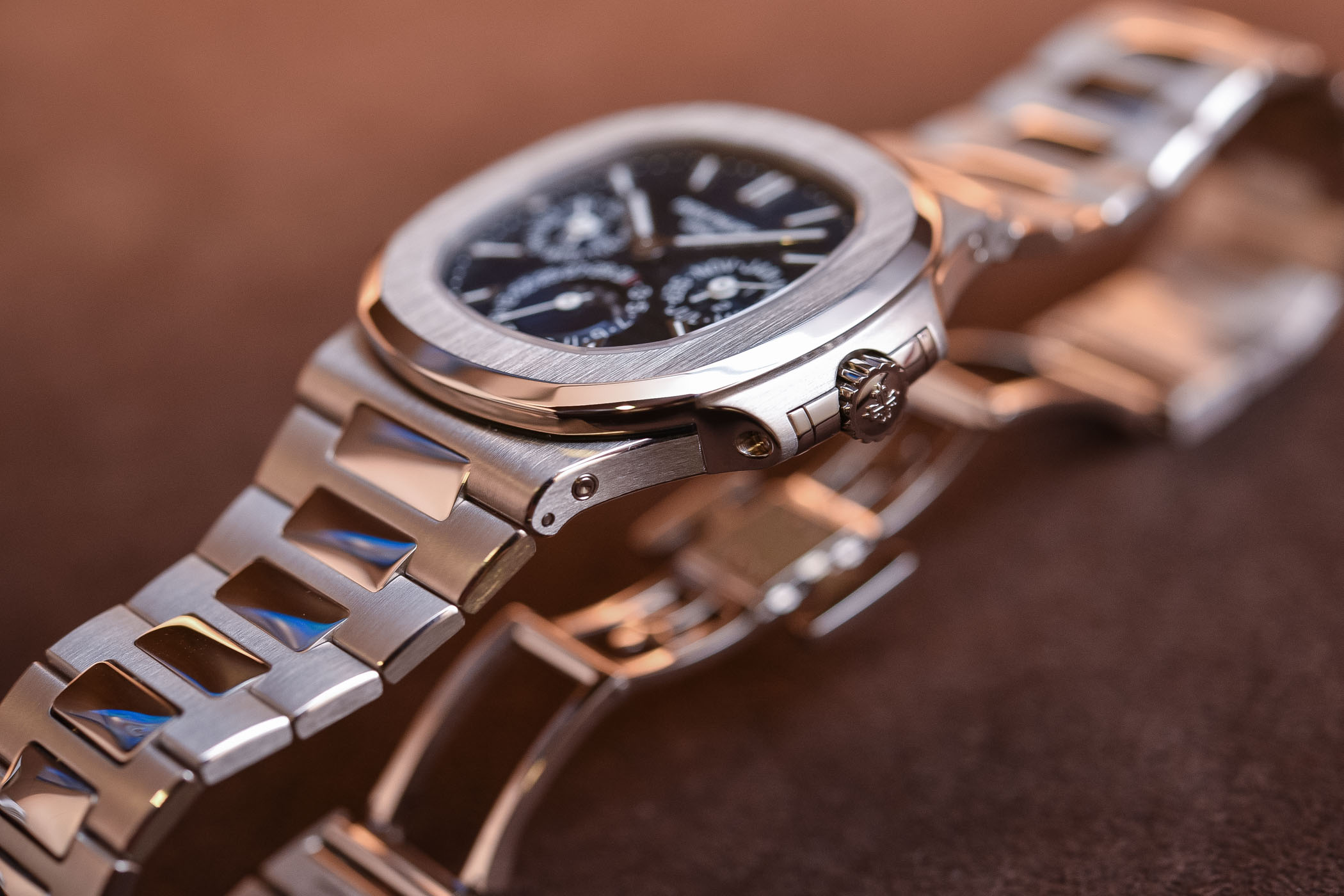 Patek Philippe Nautilus Perpetual Calendar 5740G - review - 6 Patek Philippe Nautilus Perpetual Calendar 5740G
