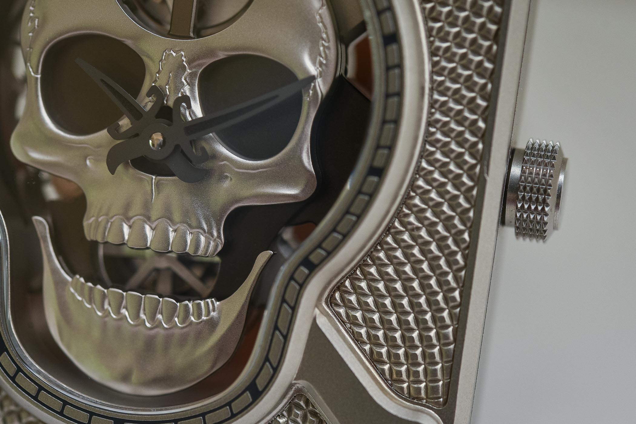 Bell and Ross BR-01 Laughing Skull - 4 Bell and Ross BR-01 Laughing Skull