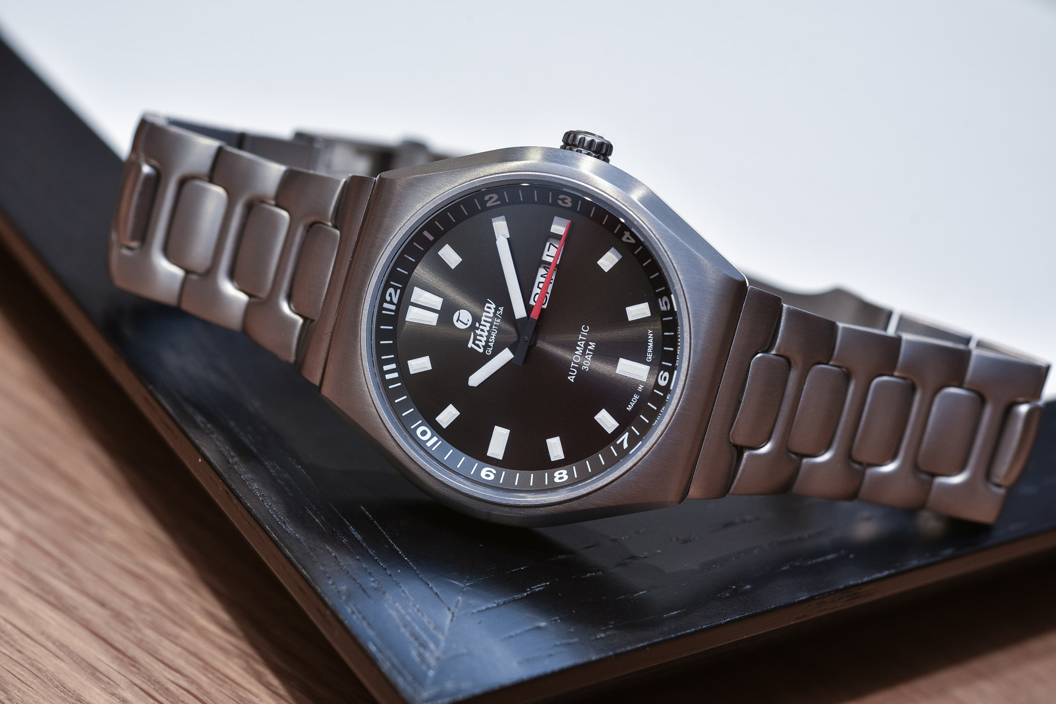 Tutima M2 Coastline graphite grey - 7 Tutima M2 Coastline graphite grey