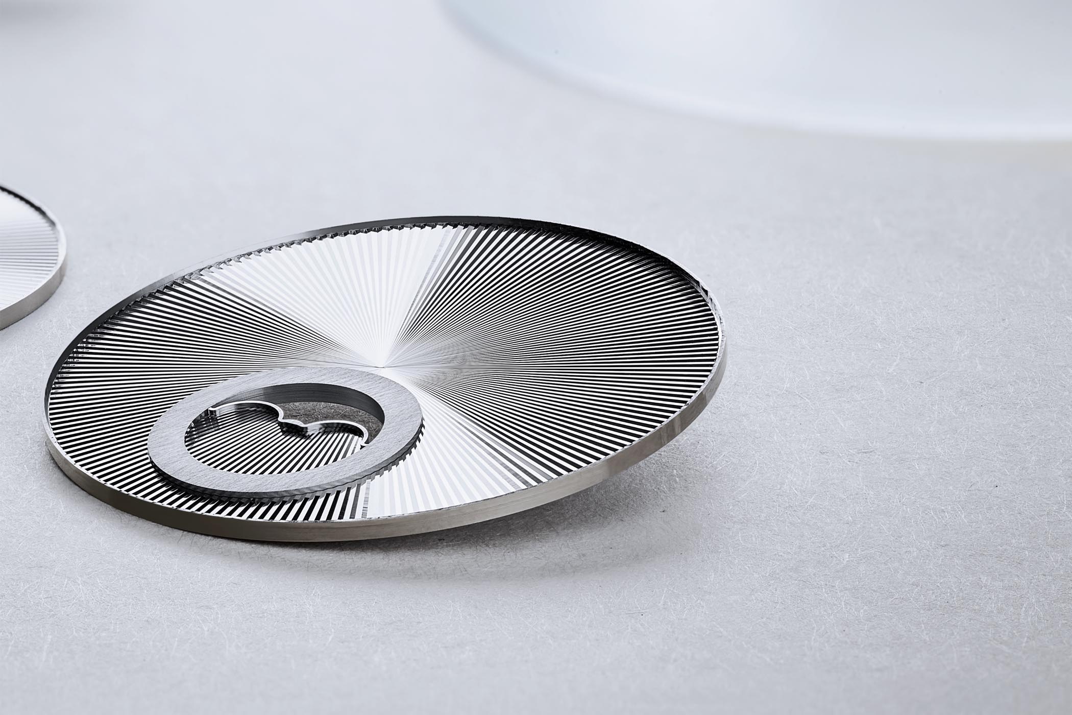 SIHH 2019 - Jaeger-LeCoultre Master Ultra-Thin Moon Enamel