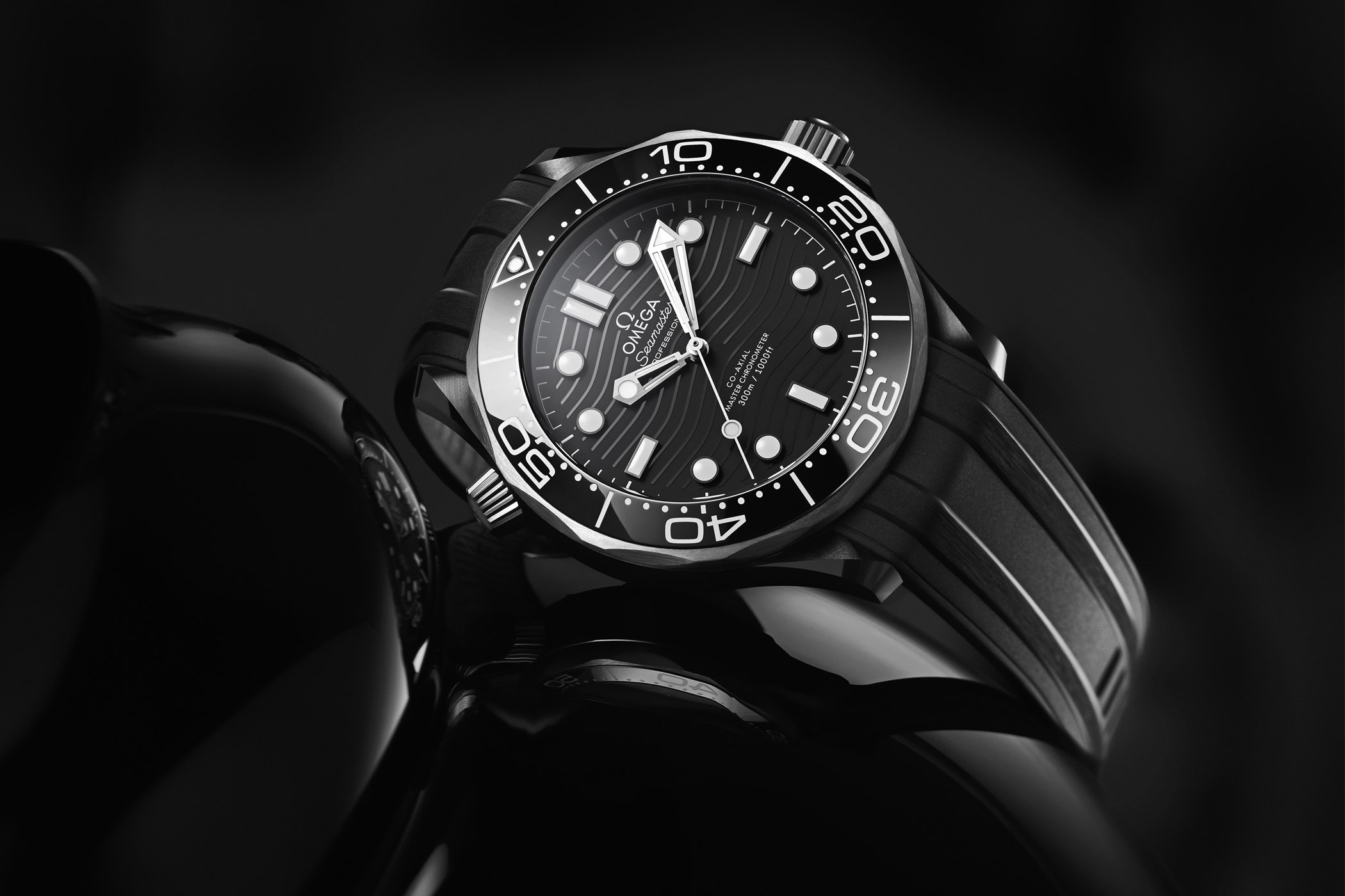 Omega Seamaster Diver 300M Ceramic-and-Titanium 210.92.44.20.01.001 collection 2019