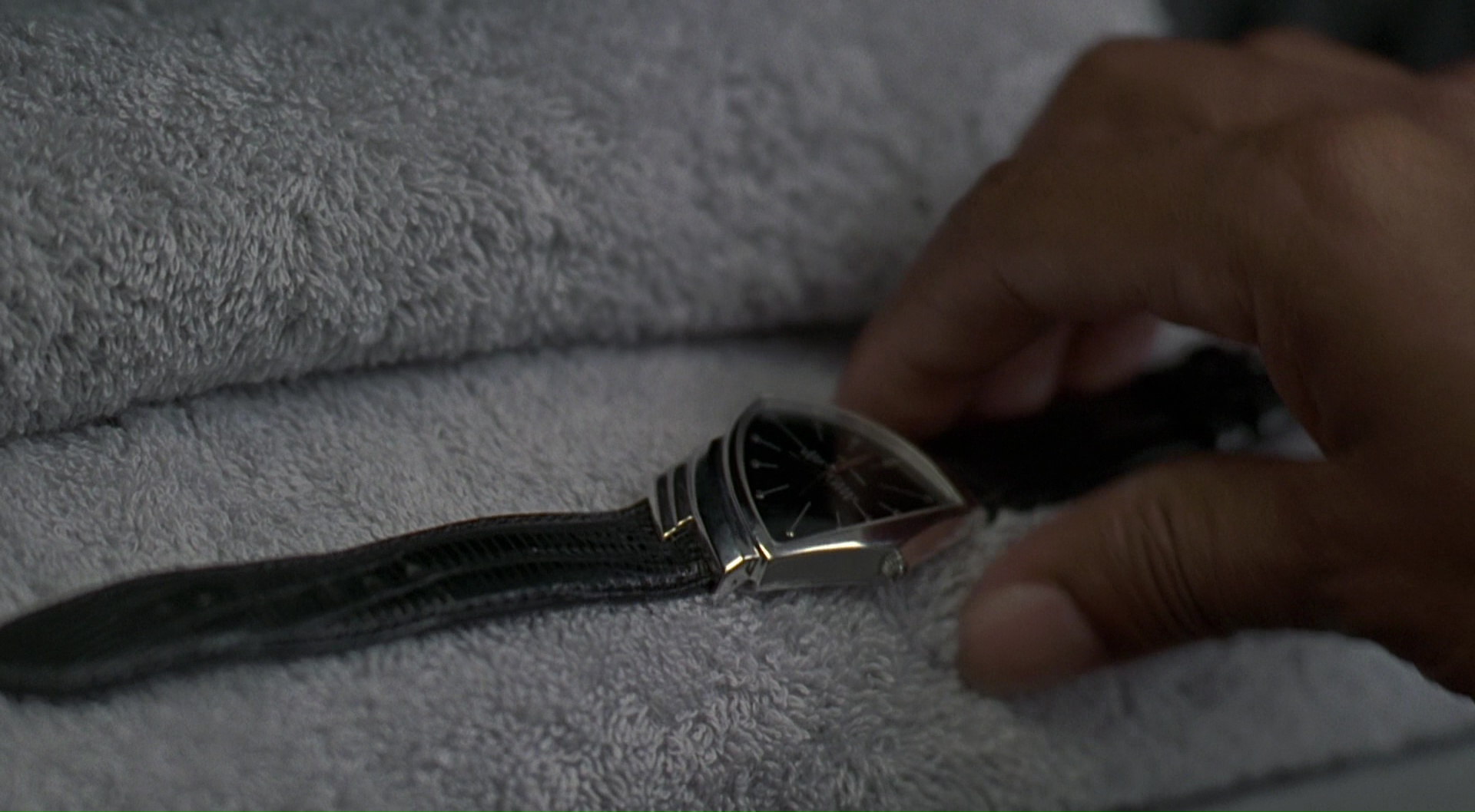 Hamilton-Ventura-Watch-Worn-by-Will-Smith-in-Men-in-Black Hamilton-Ventura-Watch-Worn-by-Will-Smith-in-Men-in-Black