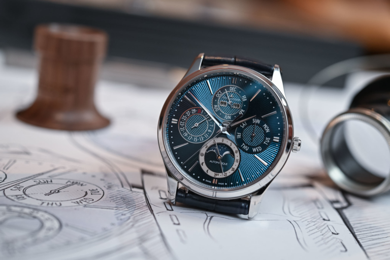 Jaeger-LeCoultre Master Ultra-Thin Perpetual Enamel 2019 Limited Edition Q13035E1