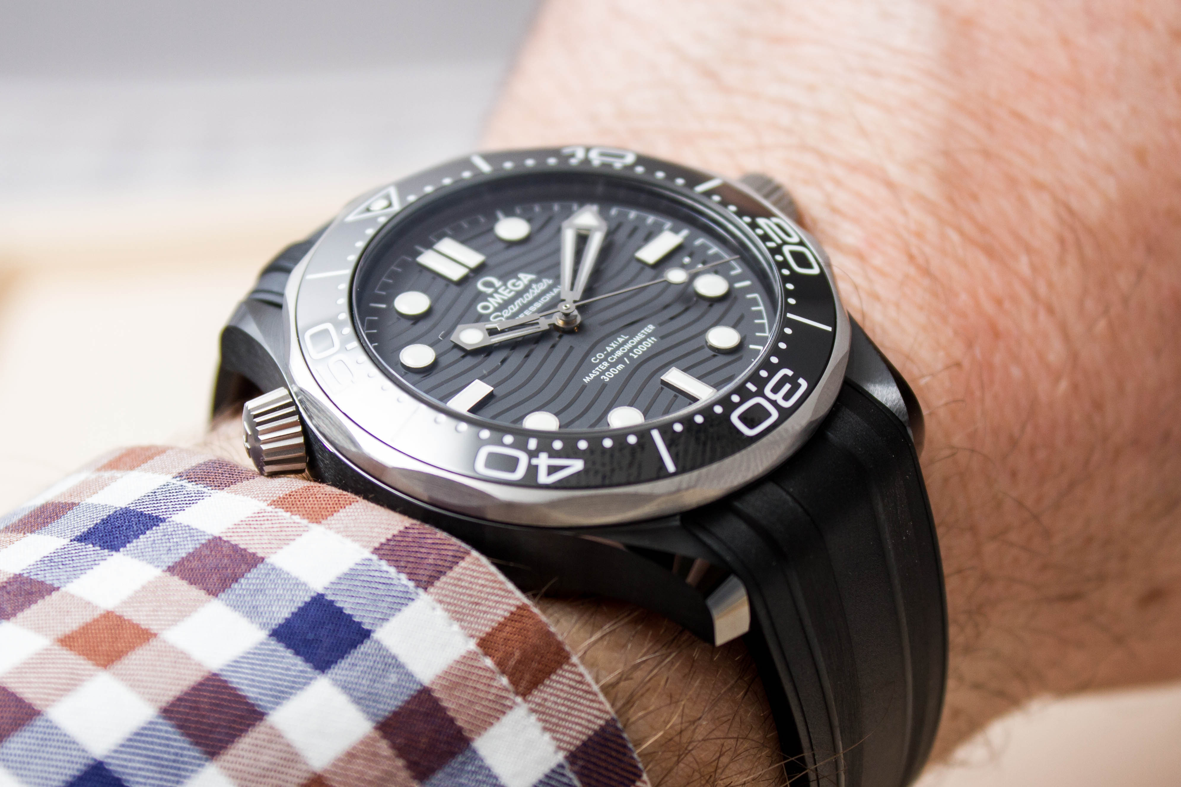 Omega Seamaster Diver 300M Ceramic-and-Titanium no-date - 210.92.44.20.01.001 - review - 10 Omega Seamaster Diver 300M Ceramic-and-Titanium no-date - 210.92.44.20.01.001 - review