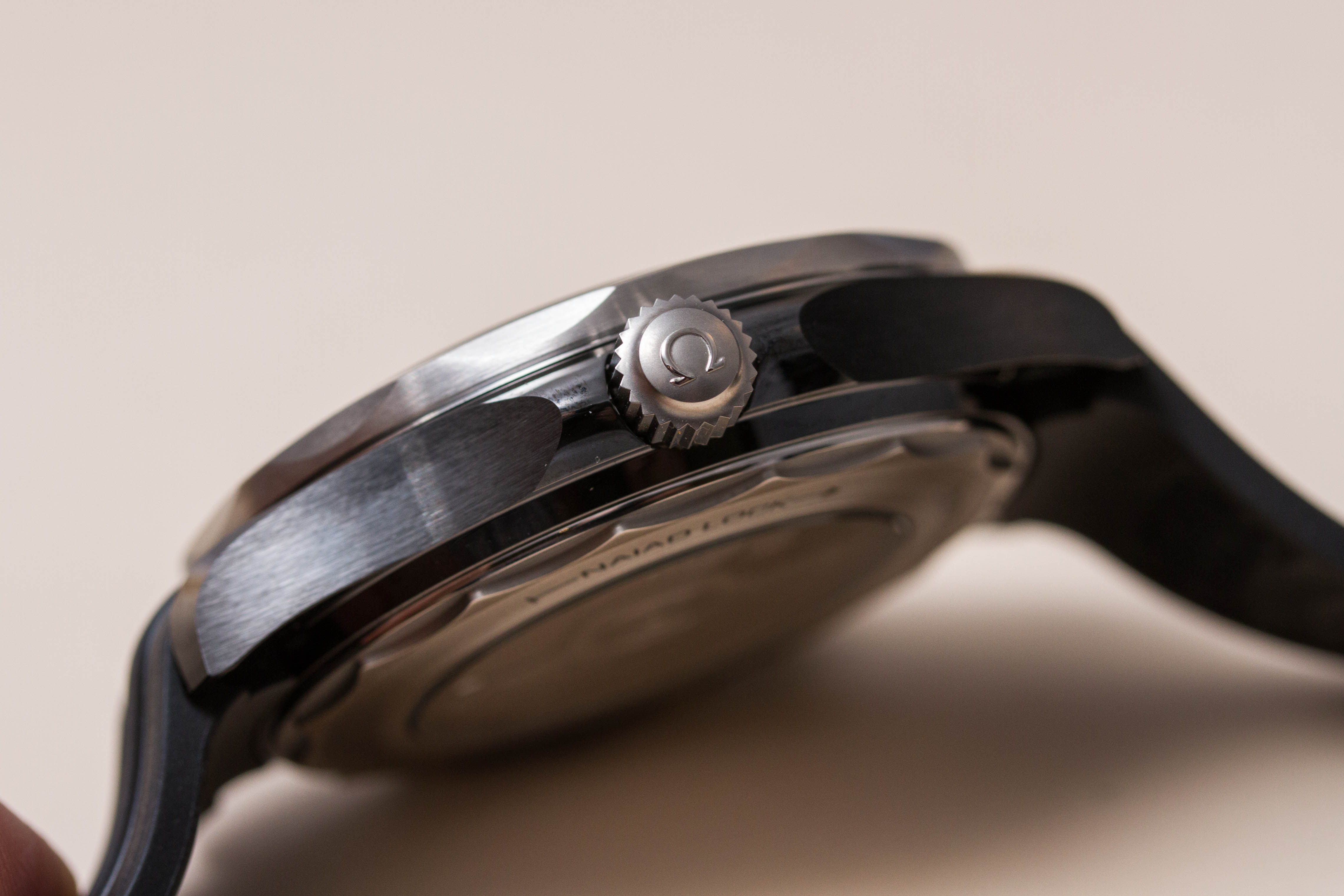 Omega Seamaster Diver 300M Ceramic-and-Titanium no-date - 210.92.44.20.01.001 - review - 3 Omega Seamaster Diver 300M Ceramic-and-Titanium no-date - 210.92.44.20.01.001 - review