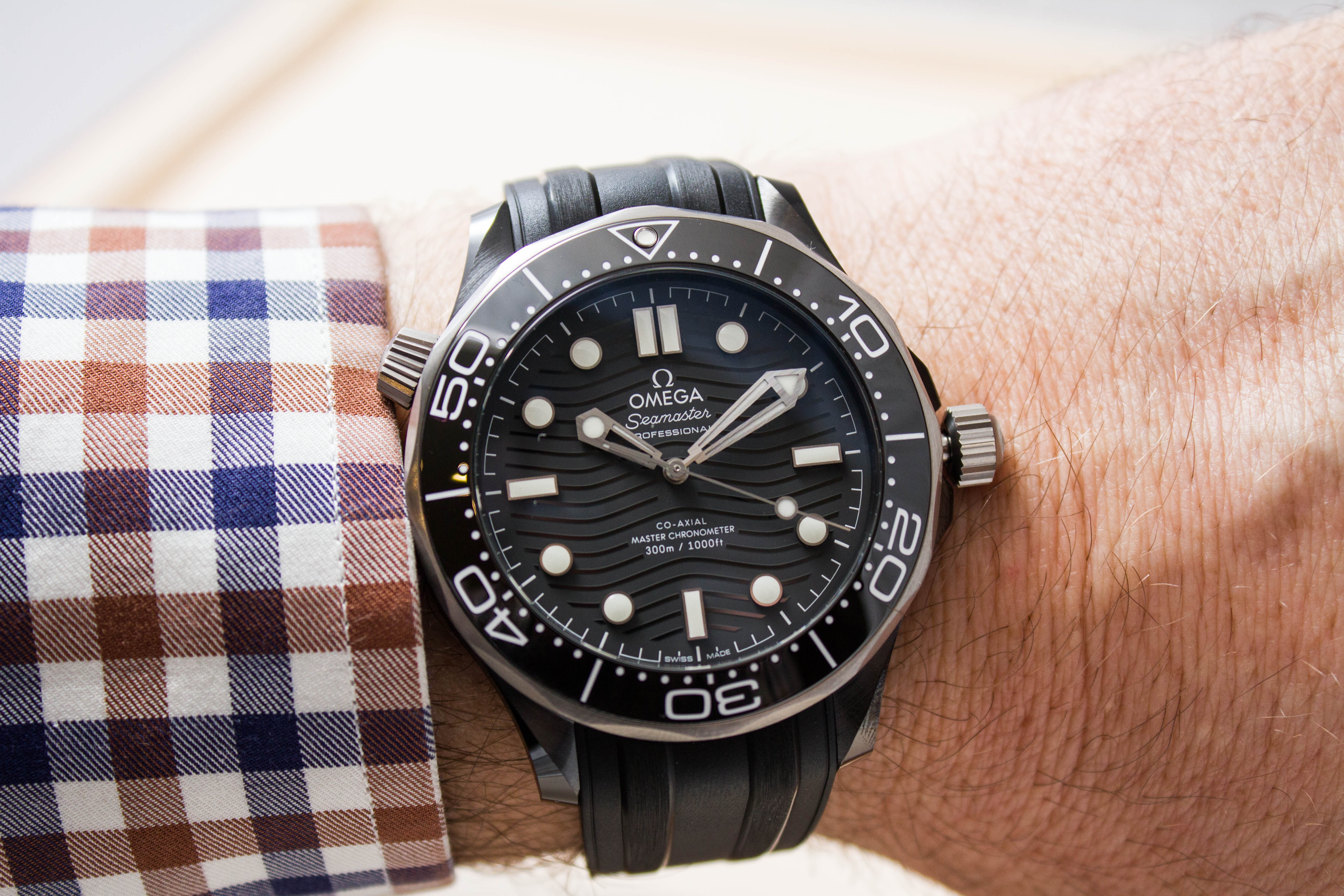 Omega Seamaster Diver 300M Ceramic-and-Titanium no-date - 210.92.44.20.01.001 - review - 9 Omega Seamaster Diver 300M Ceramic-and-Titanium no-date - 210.92.44.20.01.001 - review