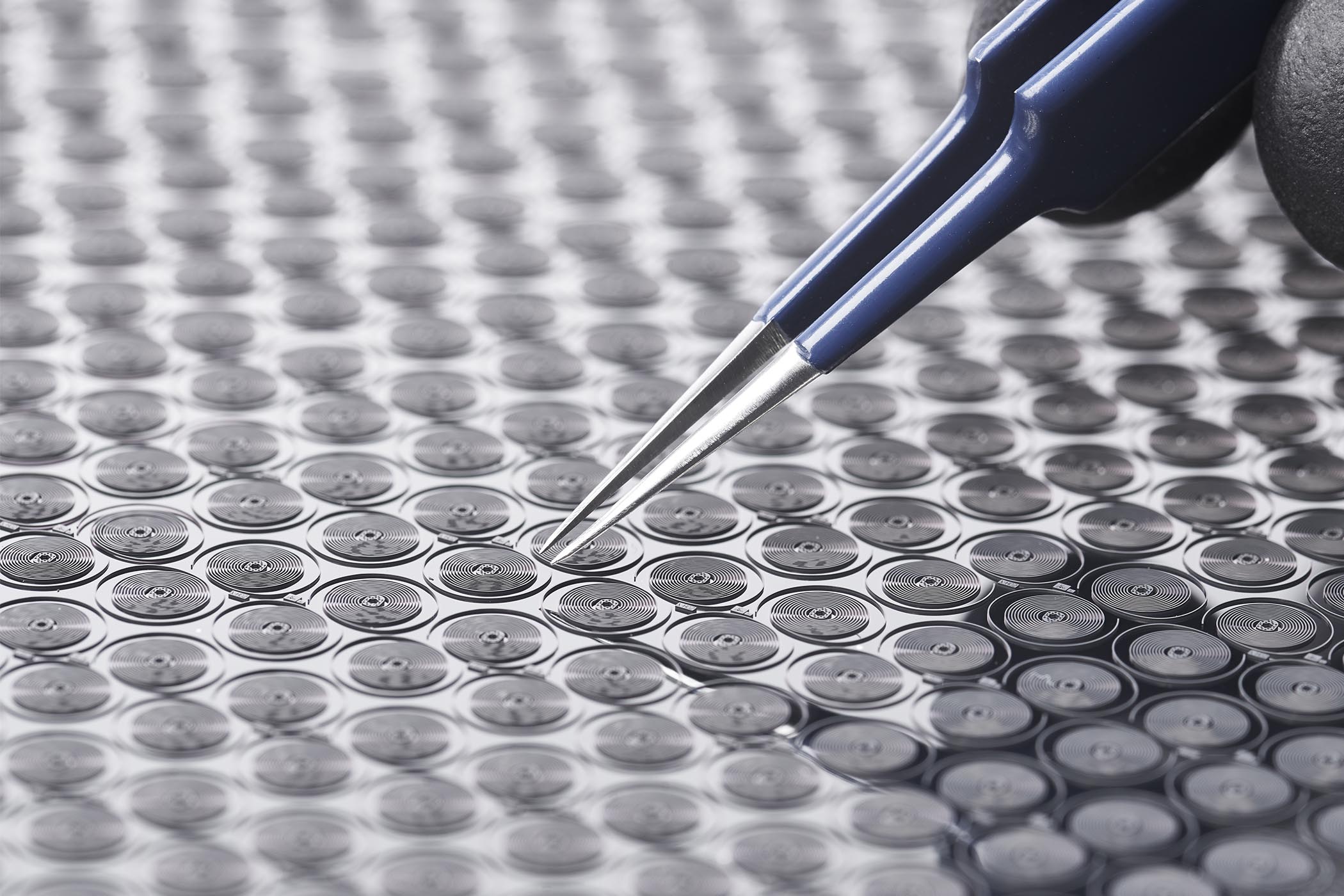 TAG Heuer Carbon Hairspring - 2 TAG Heuer Carbon Hairspring - 2