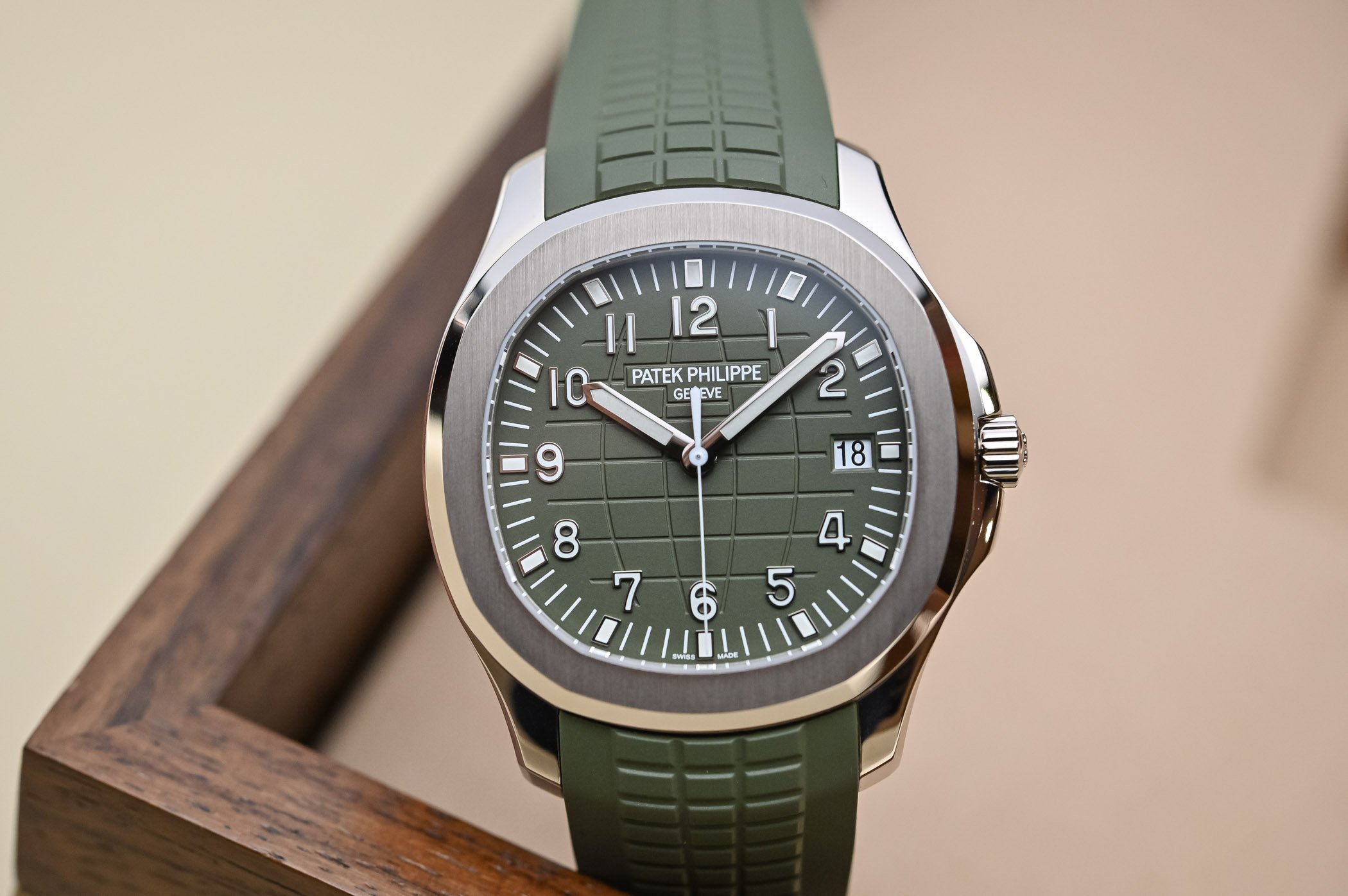 Patek Philippe Aquanaut Jumbo 5168G Khaki Green White Gold