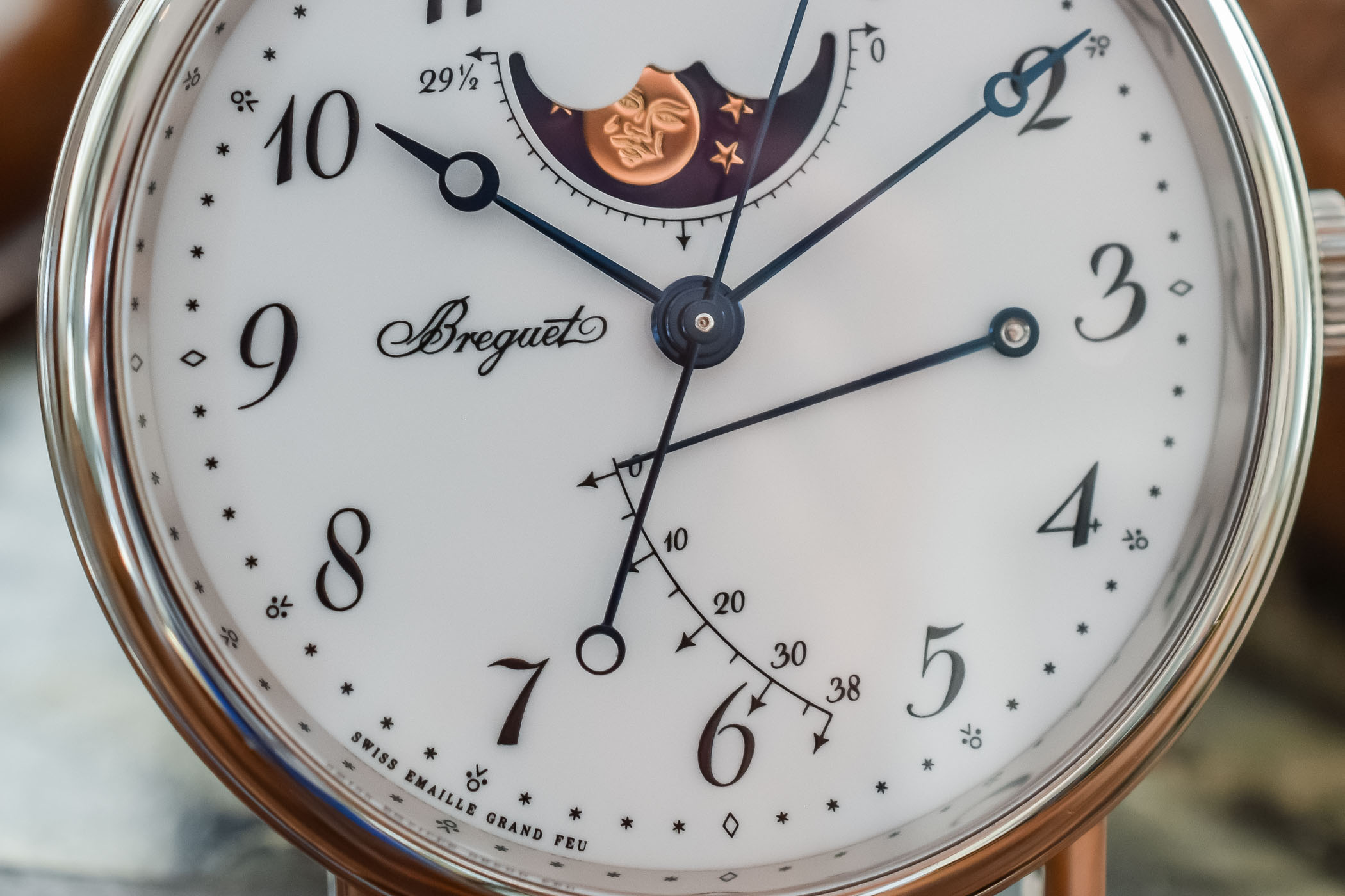 Breguet Classique 7787 MoonPhase Grand Feu Enamel Dial - 7787BB:29:9V6 - review - 7 Breguet Classique 7787 MoonPhase Grand Feu Enamel Dial - 7787BB:29:9V6 - review - 7