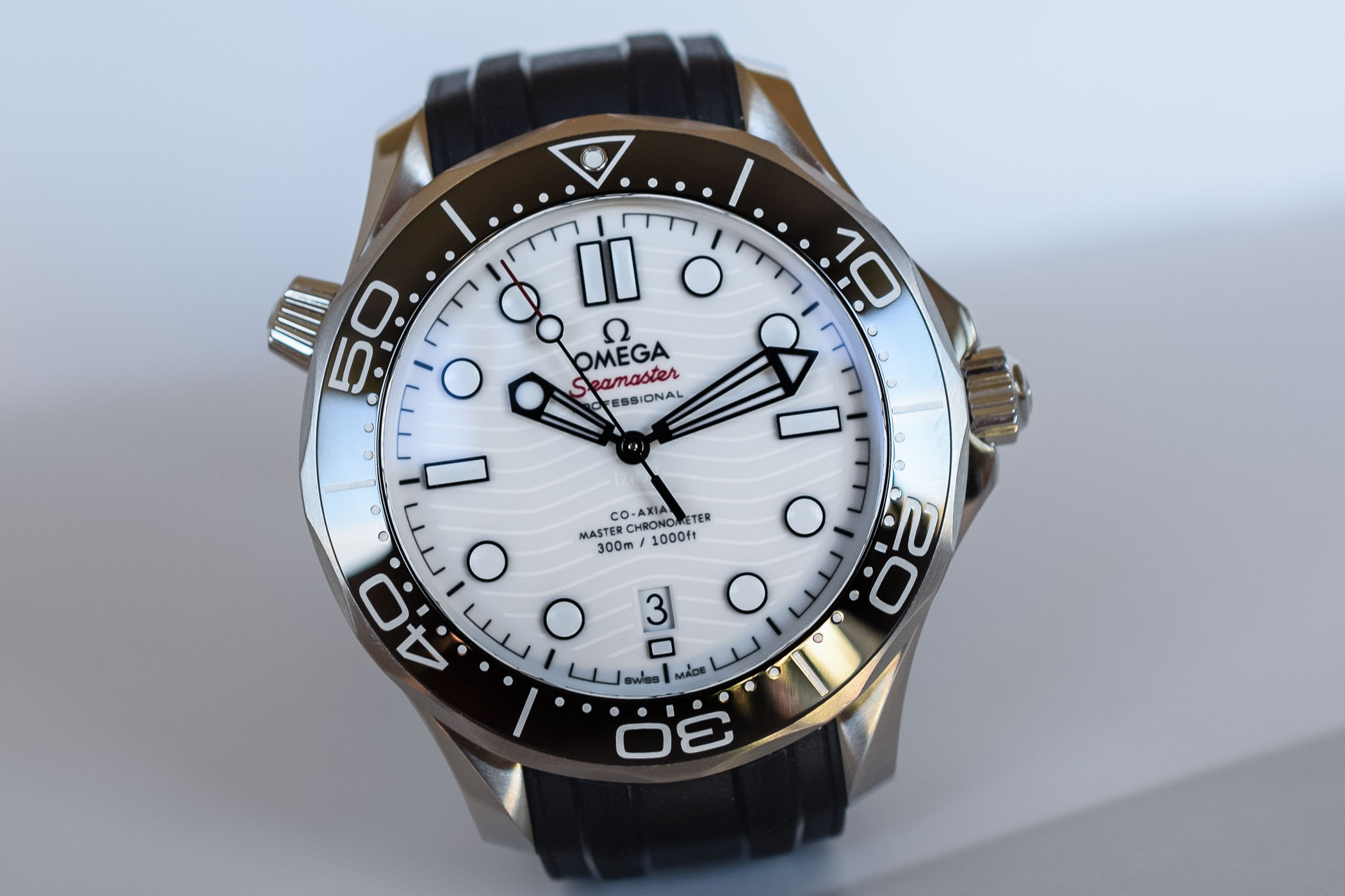 Omega Seamaster Diver 300M Master Chronometer White Dial - 210.32.42.20.04.001 - review - 11 Omega Seamaster Diver 300M Master Chronometer White Dial - 210.32.42.20.04.001