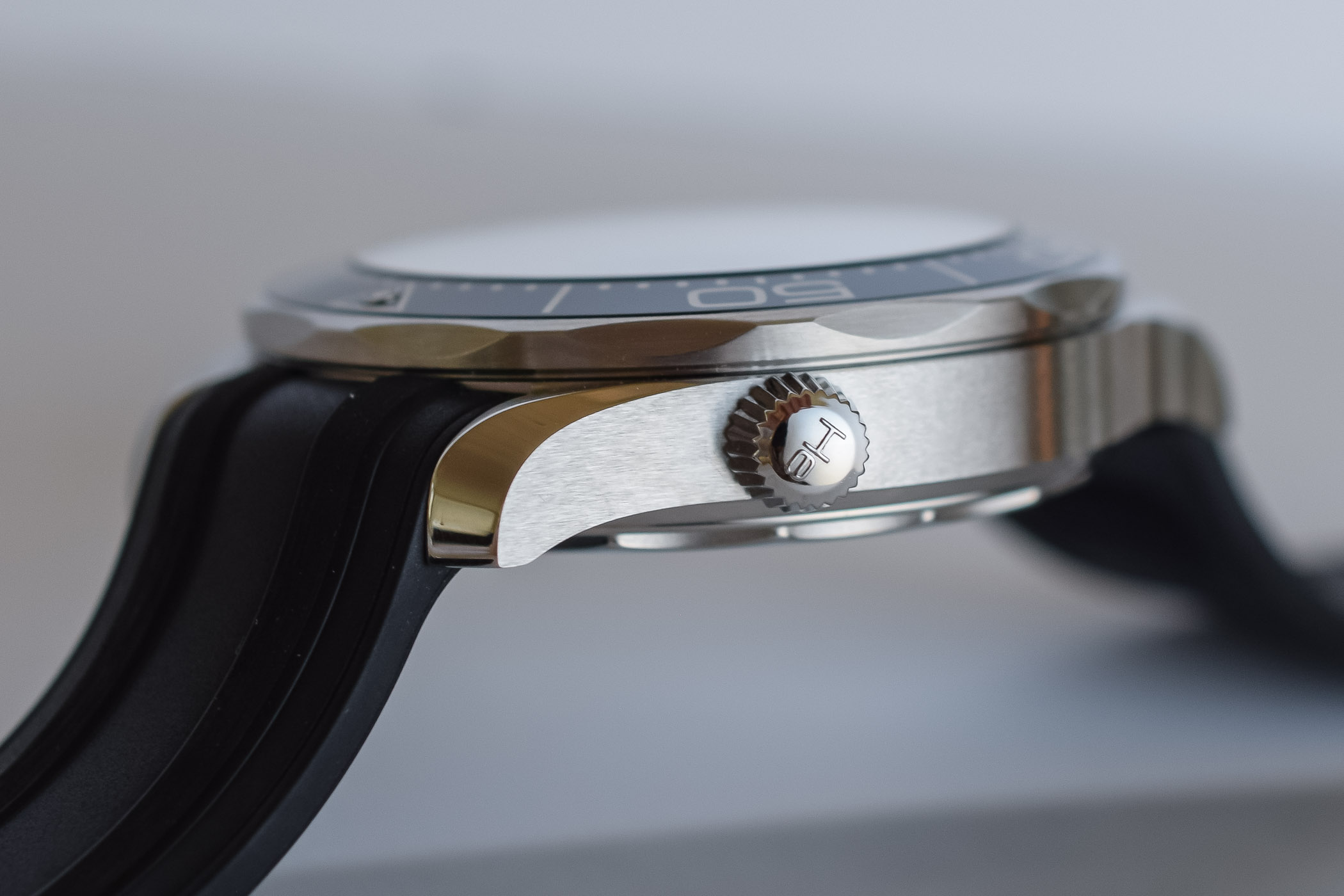 Omega Seamaster Diver 300M Master Chronometer White Dial - 210.32.42.20.04.001 - review - 6 Omega Seamaster Diver 300M Master Chronometer White Dial - 210.32.42.20.04.001