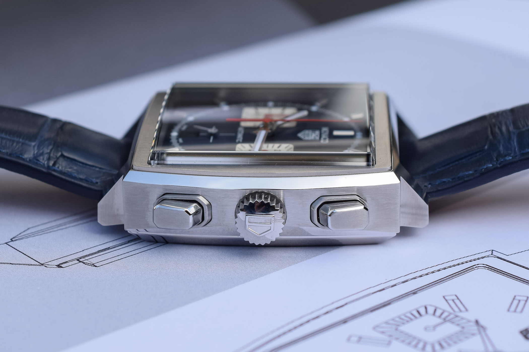 TAG Heuer Monaco Heuer 02 In-house CBL2111.FC6453 - review - 8 TAG Heuer Monaco Heuer 02 CBL2111.FC6453