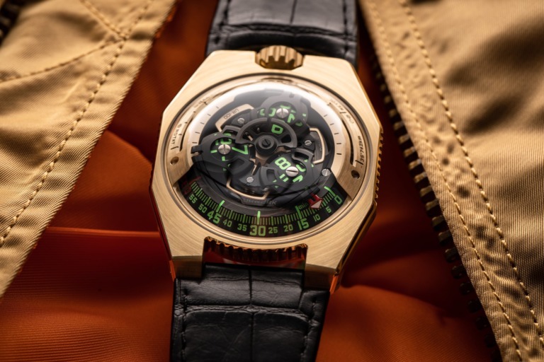 URWERK UR-100 Gold