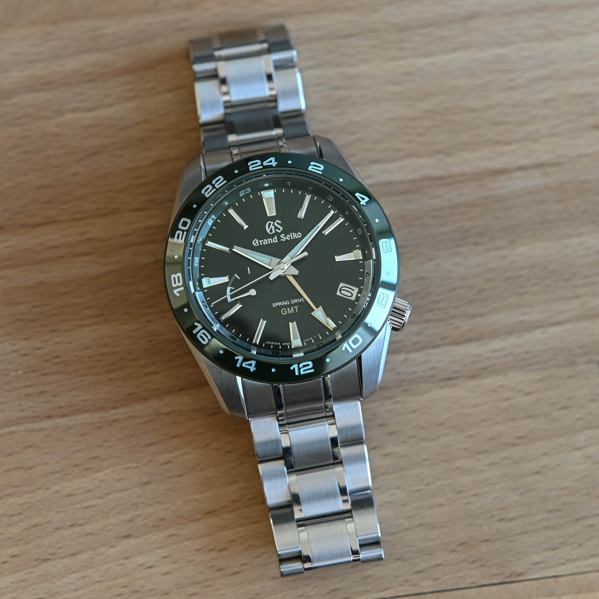 2020 Grand Seiko Sport GMT Spring Drive Green SBGE257 - 5 2020 Grand Seiko Sport GMT Spring Drive Green SBGE257