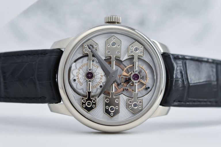 Girard-Perregaux La Esmeralda Tourbillon With Three Gold Bridges
