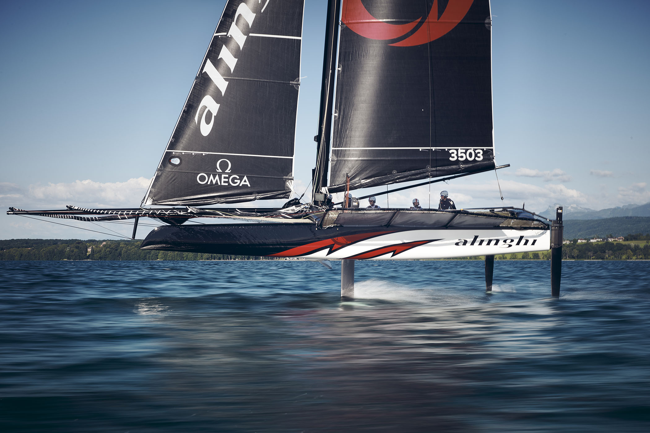 Omega Speedmaster Dark Side of the Moon ALINGHI - 2 Omega Speedmaster Dark Side of the Moon ALINGHI