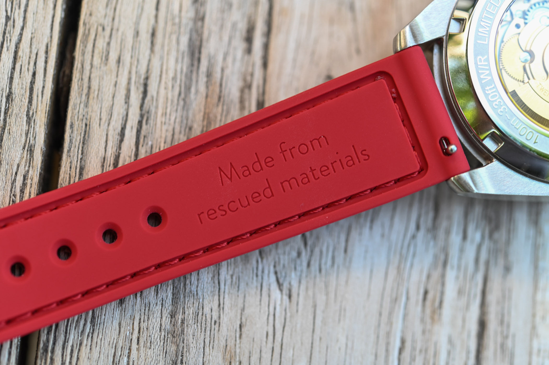 William Wood Valiant Red Watch - 6 William Wood Valiant Red Watch