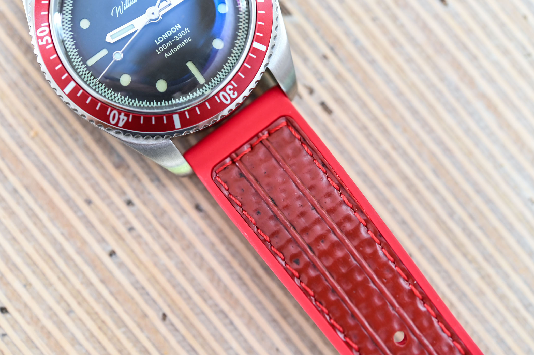 William Wood Valiant Red Watch - 9 William Wood Valiant Red Watch
