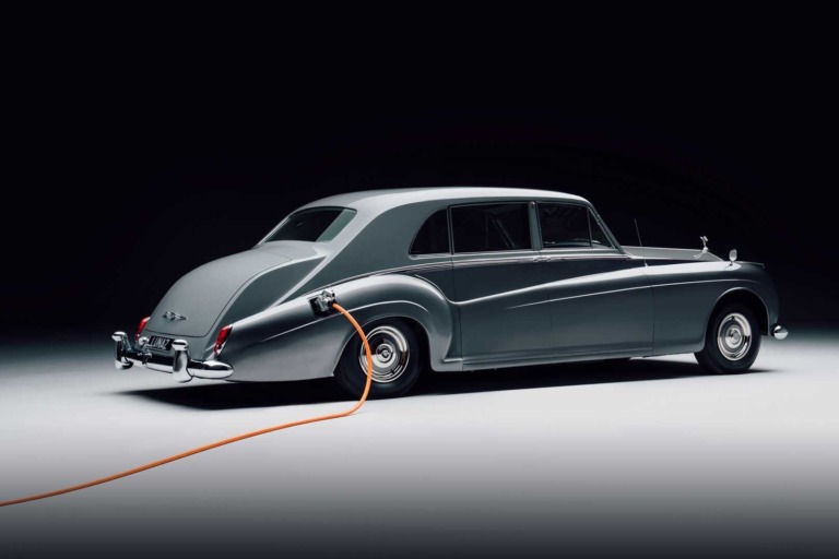 Lunaz Design Electric Classic Rolls Royce Phantom V