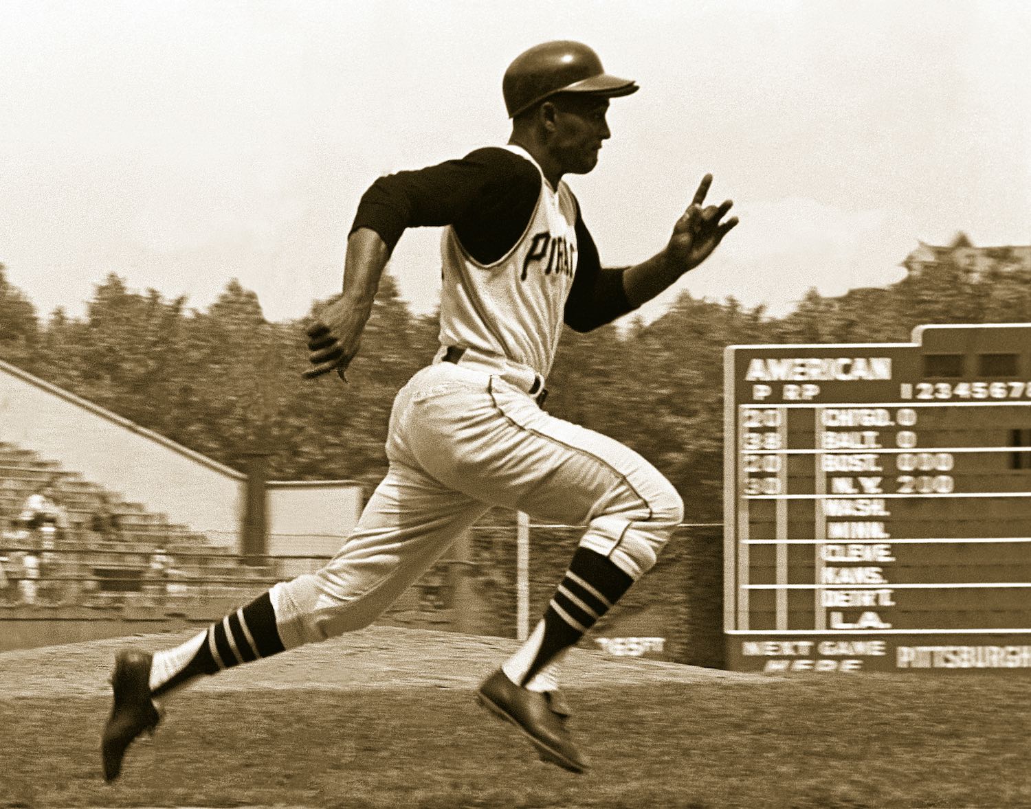Oris Roberto Clemente Oris Roberto Clemente Limited Edition Big Crown Pointer Date