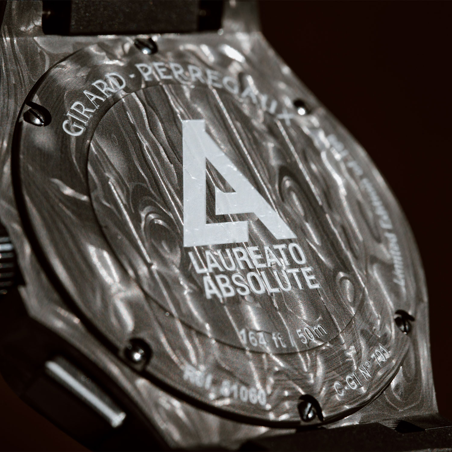 Girard Perregaux Laureato Absolute Crystal Rock - 6 Girard Perregaux Laureato Absolute Crystal Rock - 6