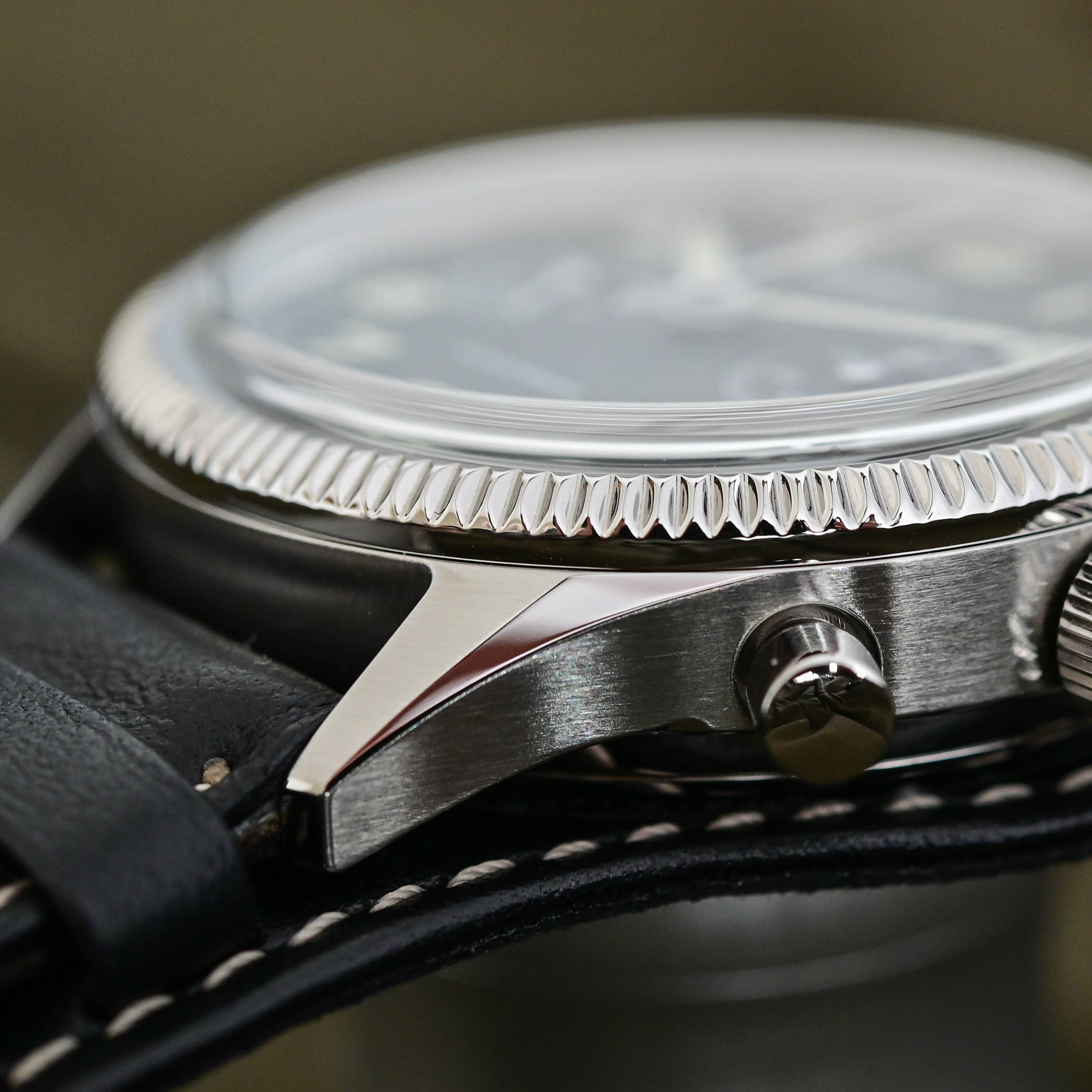 Hanhart 417 ES Reissue Pilot Chronograph - 8 Hanhart 417 ES Reissue Pilot Chronograph