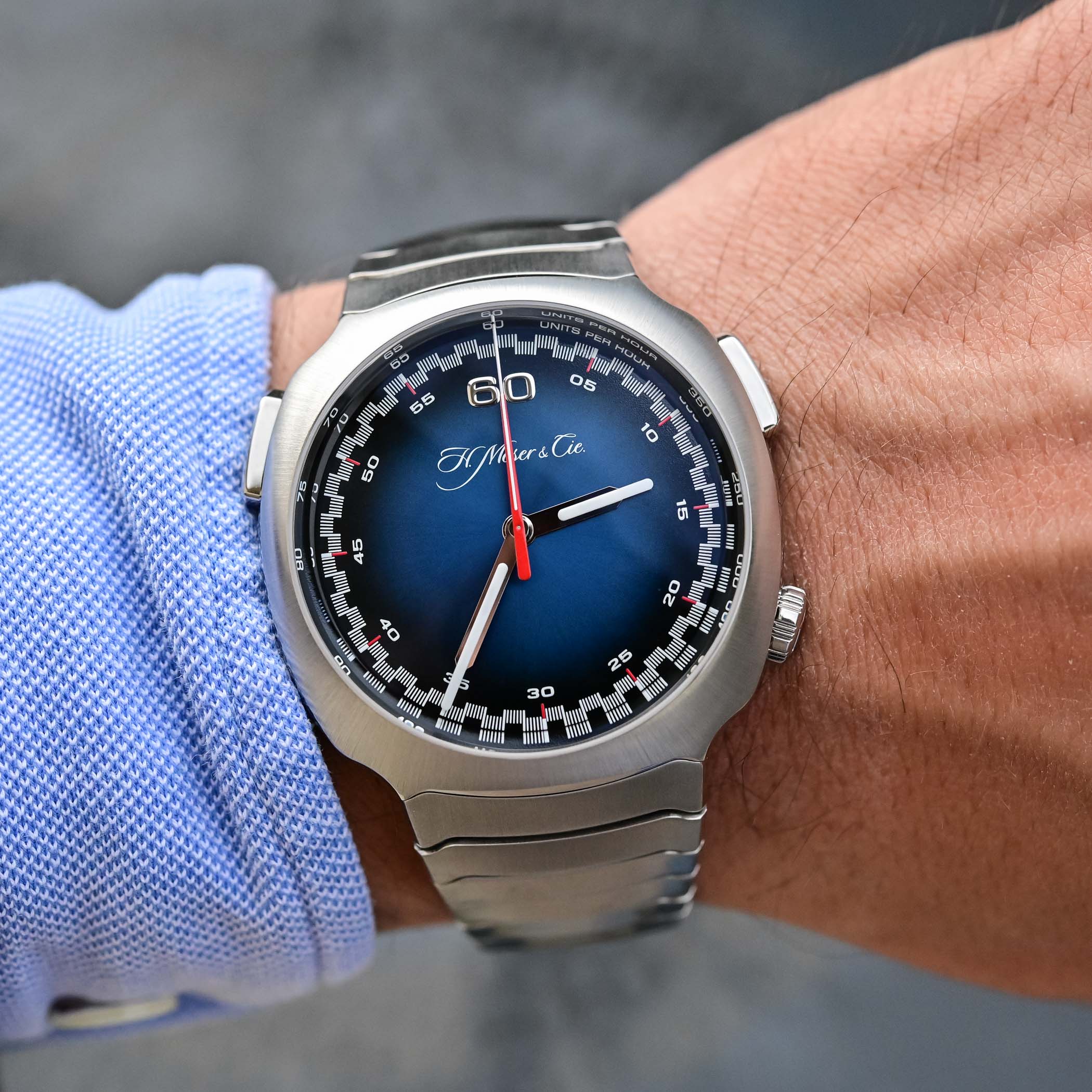 H Moser Cie Streamliner Flyback Chronograph Automatic Funky Blue - review - 2 H. Moser & Cie. Streamliner Flyback Chronograph Automatic Funky Blue