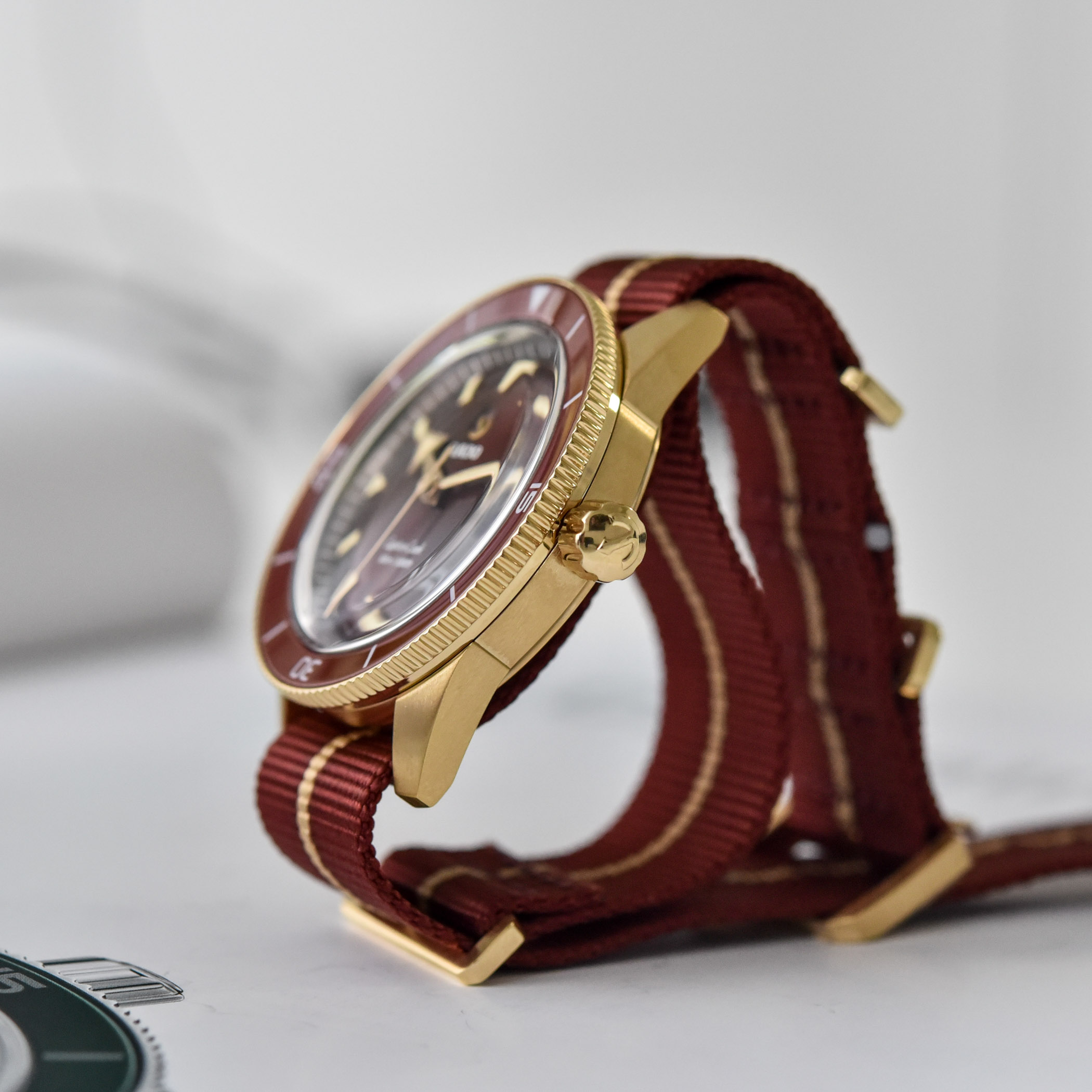 Rado Captain Cook Bronze Burgundy - review - 7 Rado Captain Cook Bronze Burgundy Automatic