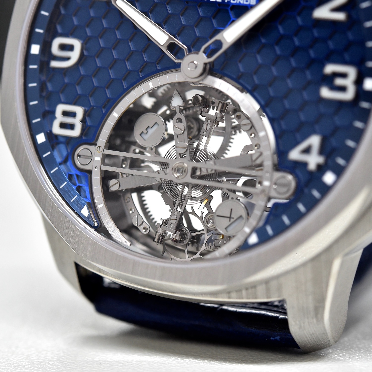 Montres KF EI8HT tourbillon - 3 Montres KF EI8HT tourbillon - 3