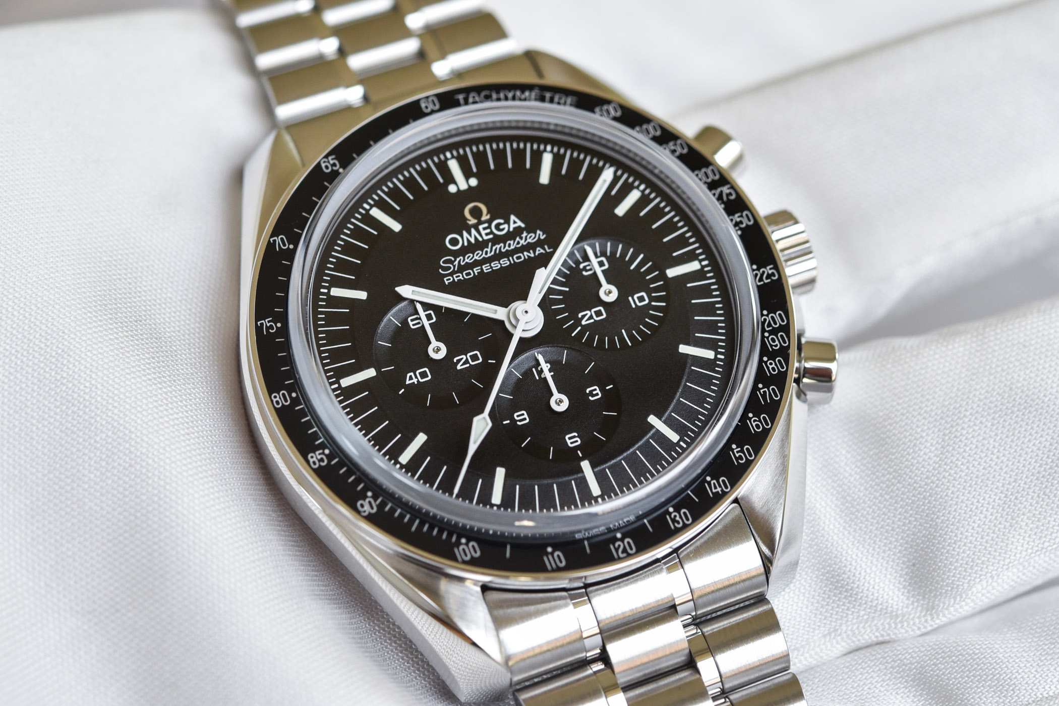 Omega Speedmaster Moonwatch Professional Master Chronometer Co-Axial 2021 - review - 9 Omega Speedmaster Moonwatch Professional Master Chronometer Co-Axial 2021