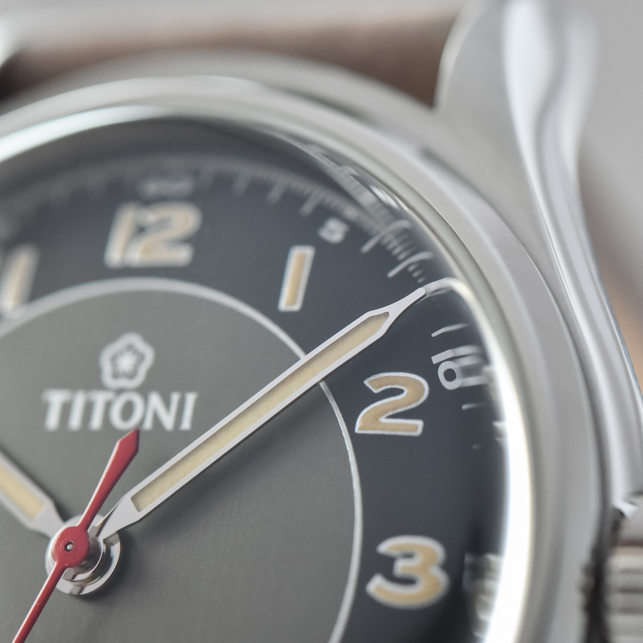 Titoni Heritage 83019 - review - 5 Titoni Heritage 83019