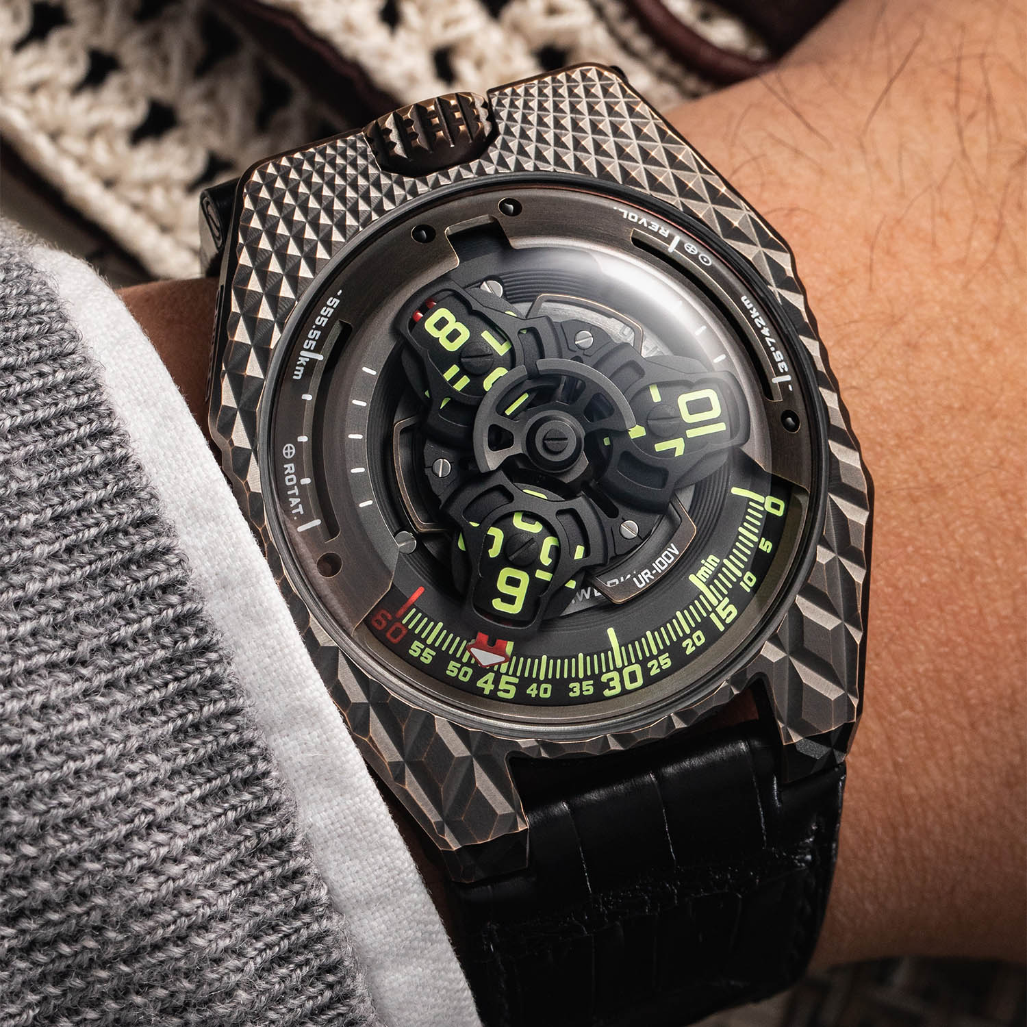 Urwerk UR-100V T-Rex Bronze - 2 Urwerk UR-100V T-Rex Bronze