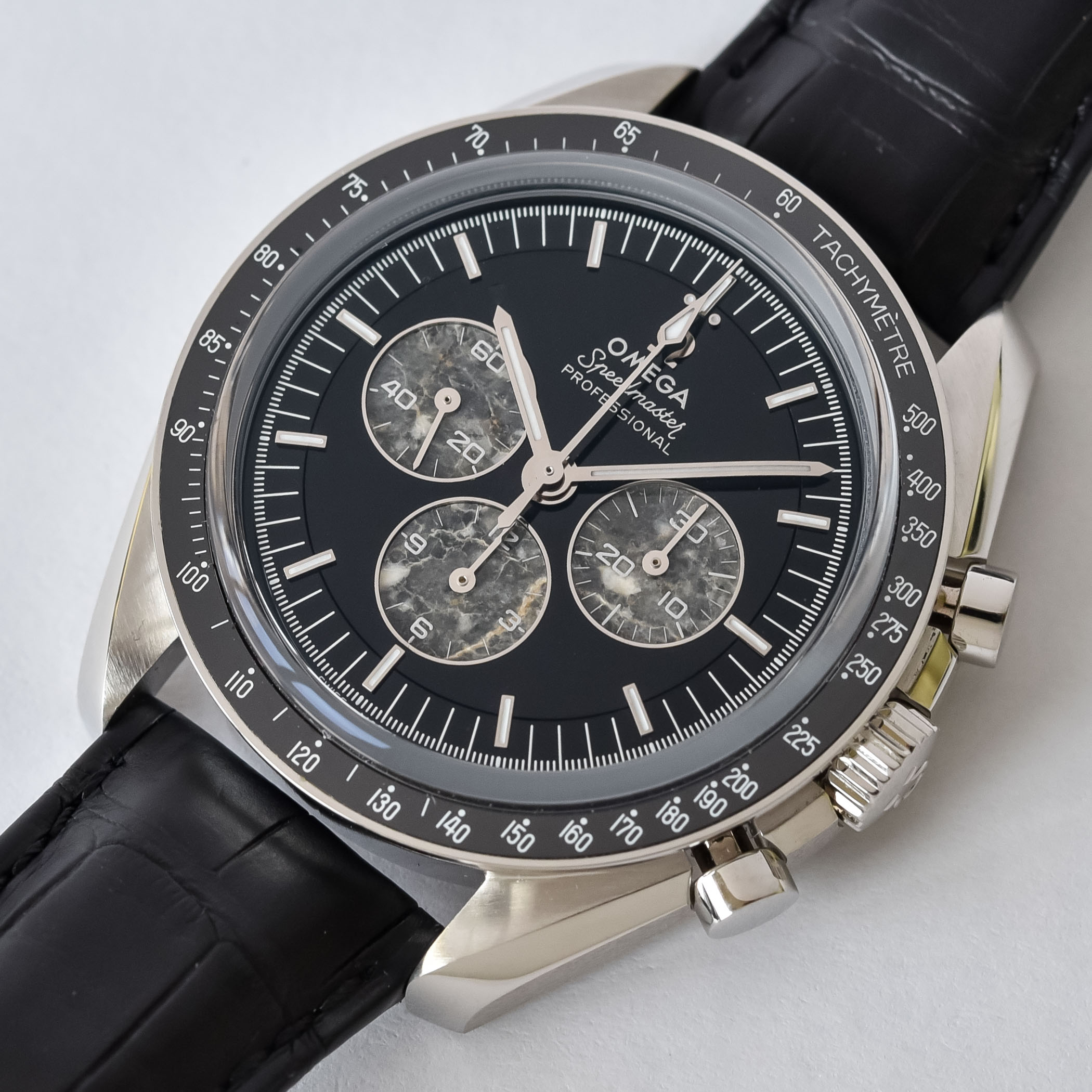 Omega Speedmaster Moonwatch 321 Platinum 311.93.42.30.99.001 - review - 4 Omega Speedmaster Moonwatch 321 Platinum 311.93.42.30.99.001