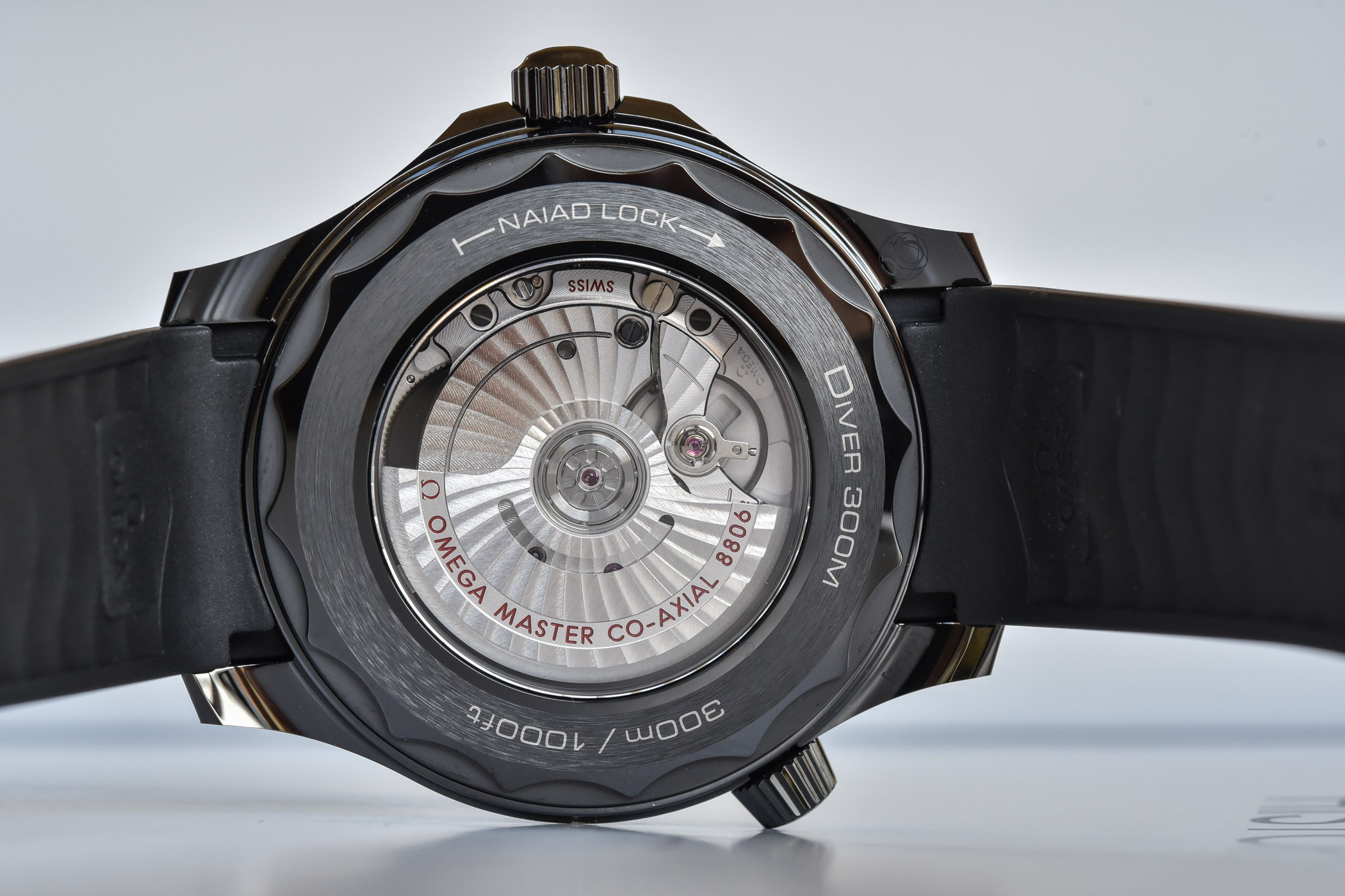 2021 Omega Seamaster Diver 300M Black Black 210.92.44.20.01.003 hands-on - 5 2021 Omega Seamaster Diver 300M Black Black 210.92.44.20.01.003