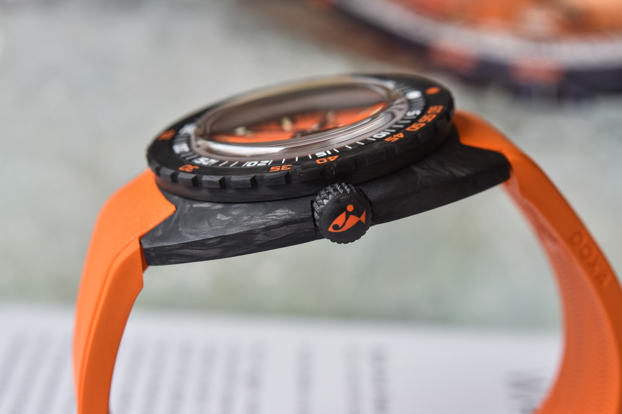 Doxa SUB 300 Carbon COSC Collection 2021 review - 1 Doxa SUB 300 Carbon COSC Collection 2021