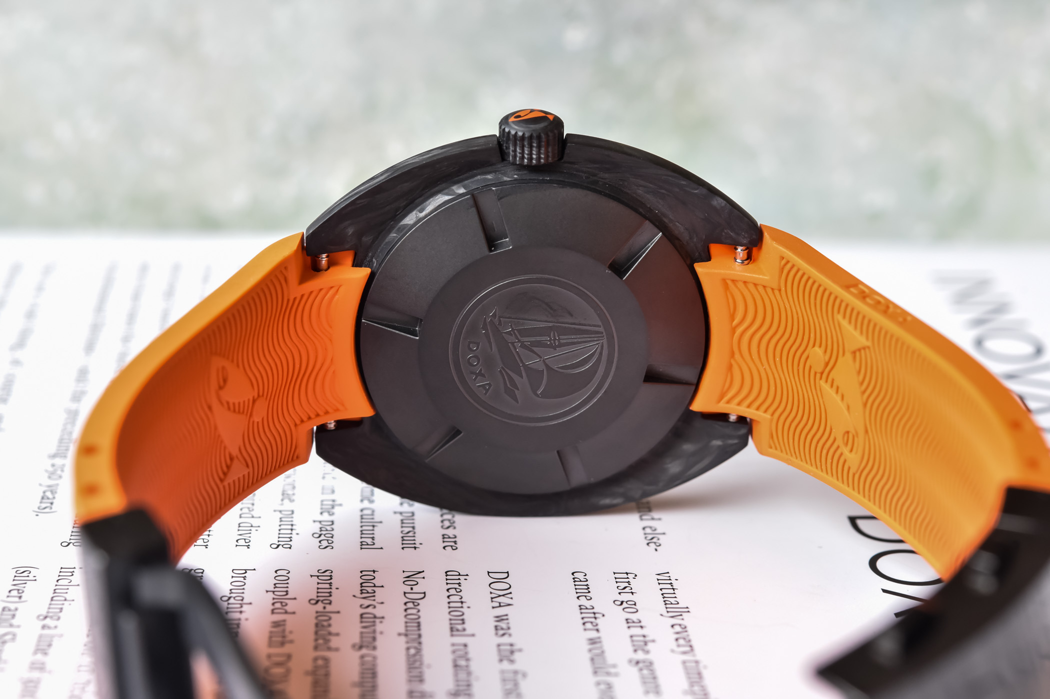 Doxa SUB 300 Carbon COSC Collection 2021 review - 2 Doxa SUB 300 Carbon COSC Collection 2021