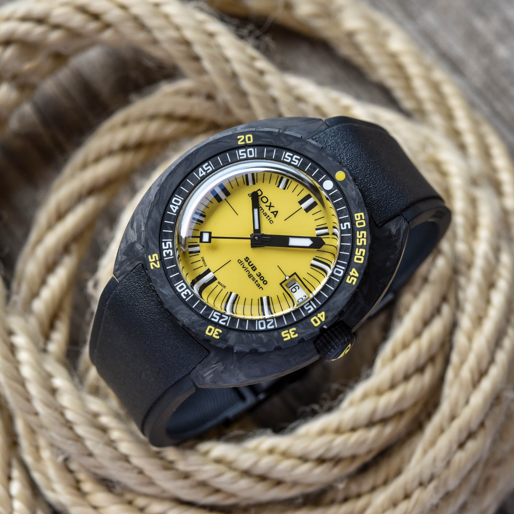 Doxa SUB 300 Carbon COSC Collection 2021 review - 8 Doxa SUB 300 Carbon COSC Collection 2021