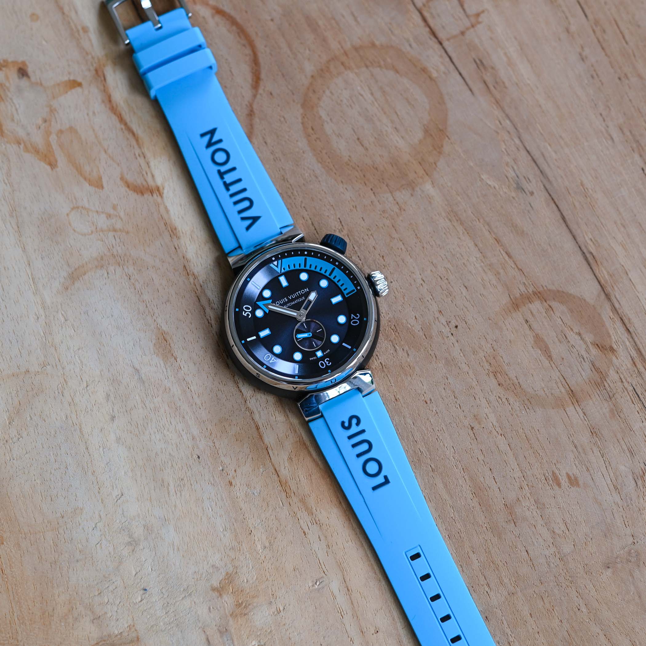 Louis Vuitton Tambour Street Diver Skyline Blue - review - 7 Louis Vuitton Tambour Street Diver Skyline Blue
