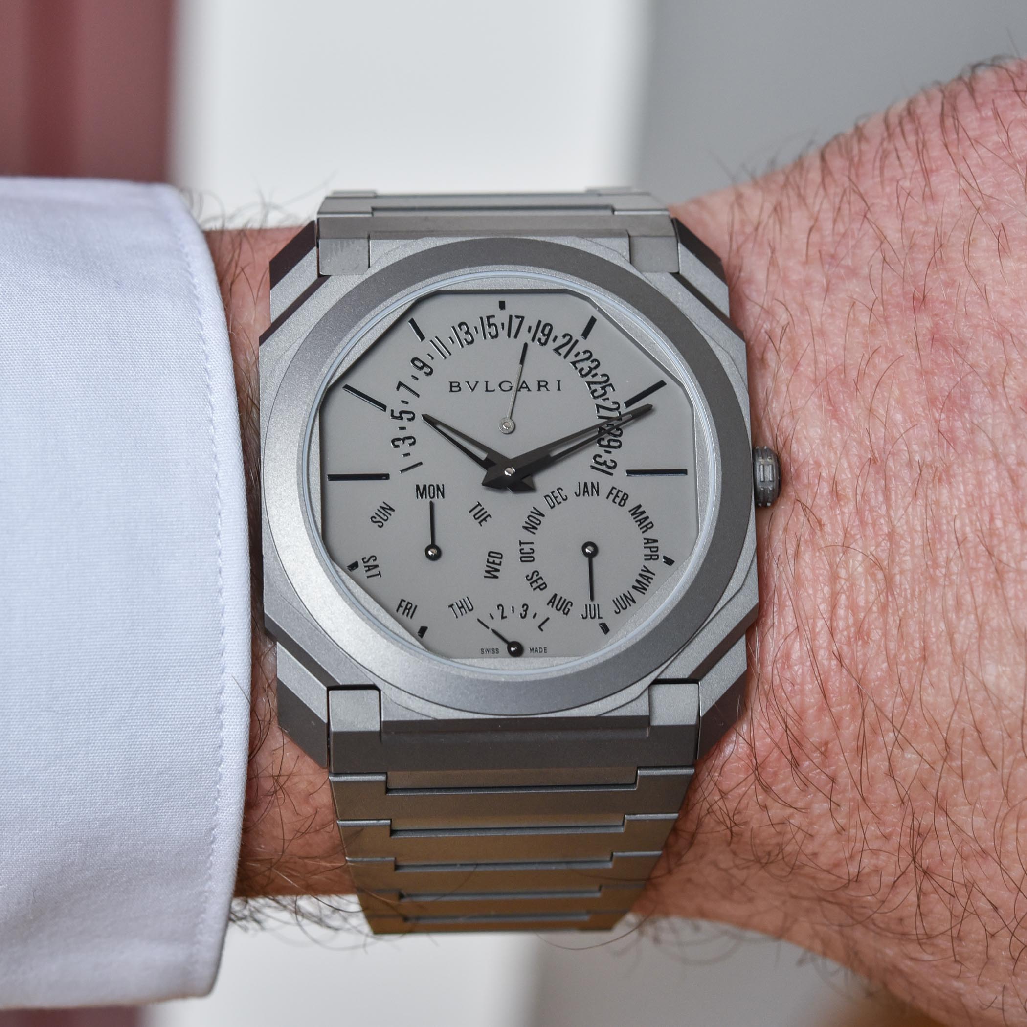 Bvlgari Octo Finissimo Perpetual Calendar - review world record thinnest perpetual calendar - 103200 - 5 Bulgari Octo Finissimo Perpetual Calendar - world record thinnest perpetual calendar