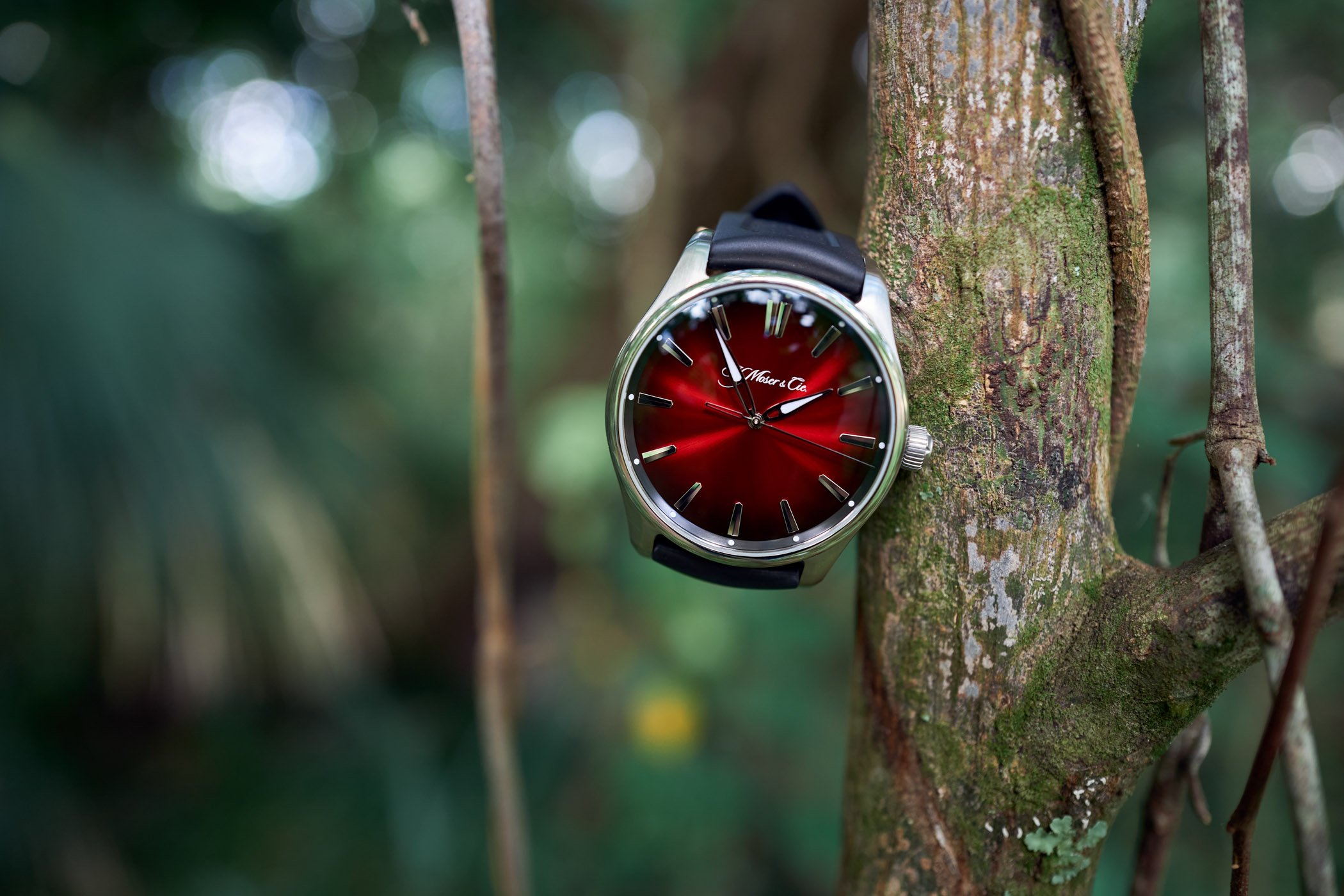 Field test review H. Moser & Cie. Pioneer Centre Seconds Swiss Mad Red