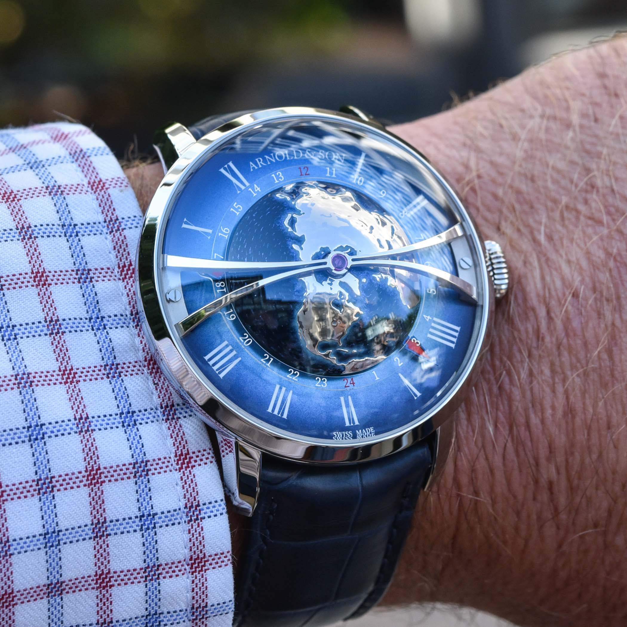 Arnold and Son Globetrotter stainless worldtimer steel hands-on - 4 Arnold & Son Globetrotter in Stainless Steel