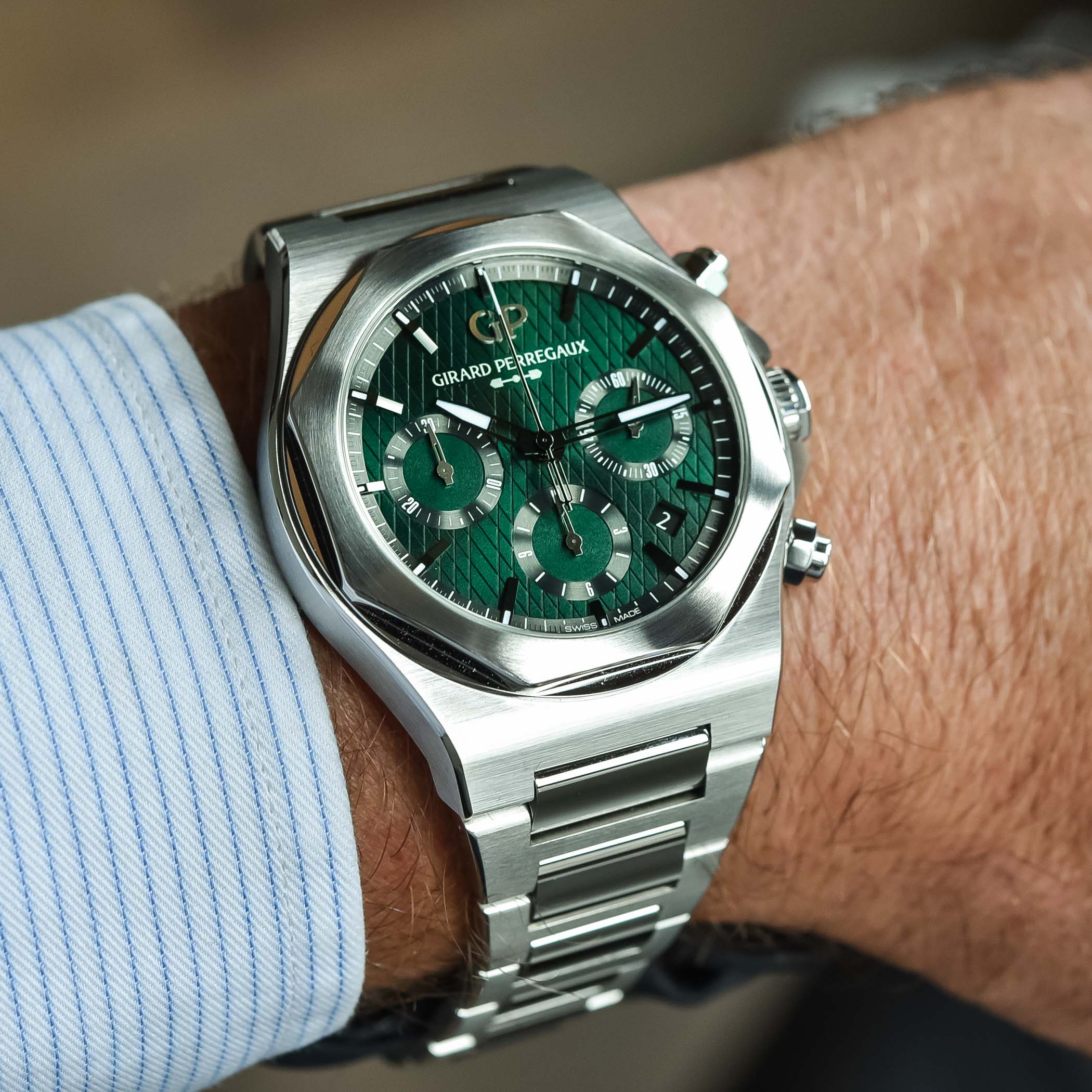 Girard Perregaux Laureato Aston Martin Edition - hands-on - 3 Girard Perregaux Laureato Aston Martin Edition